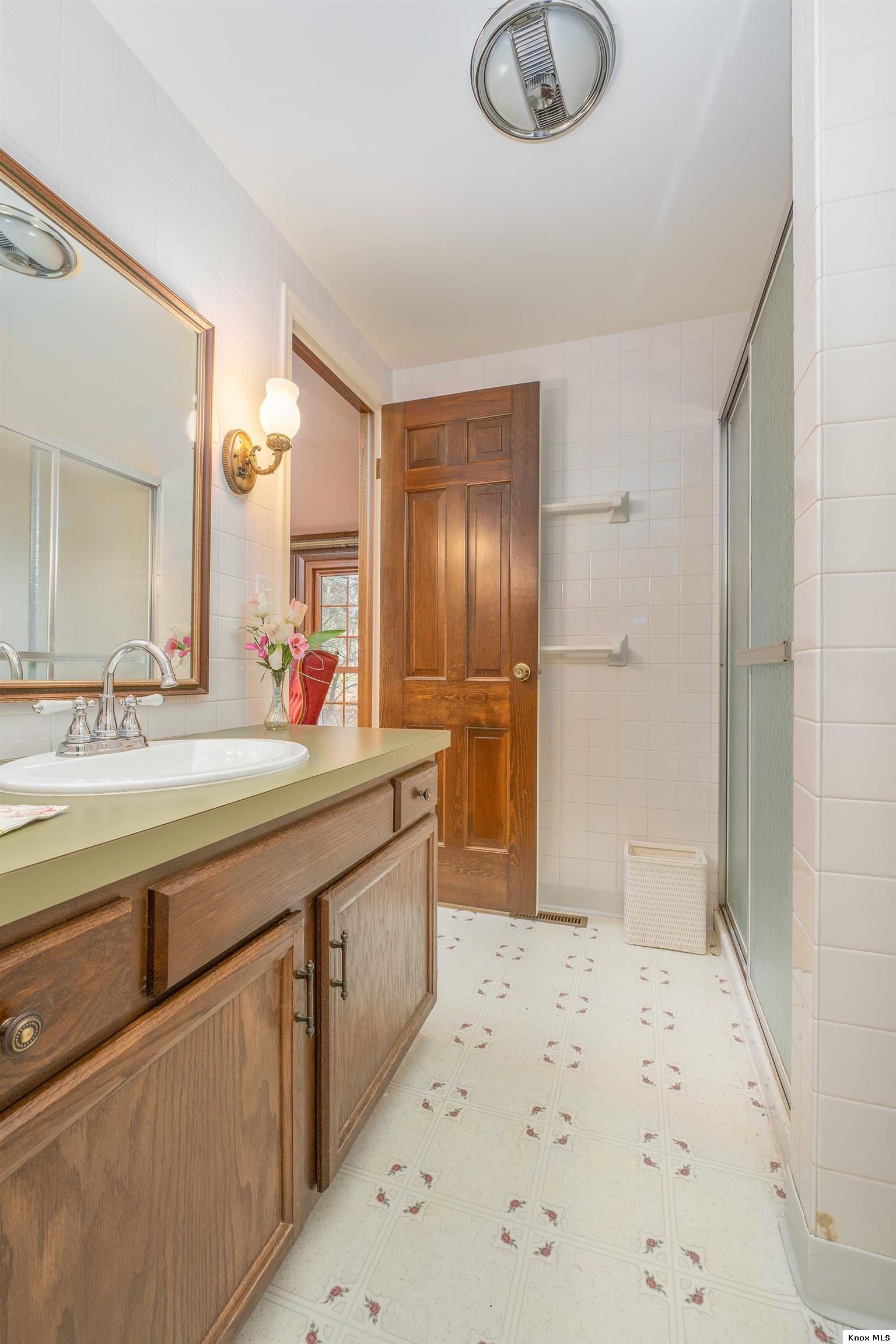 213 Kokosing Dr Property Photo 24
