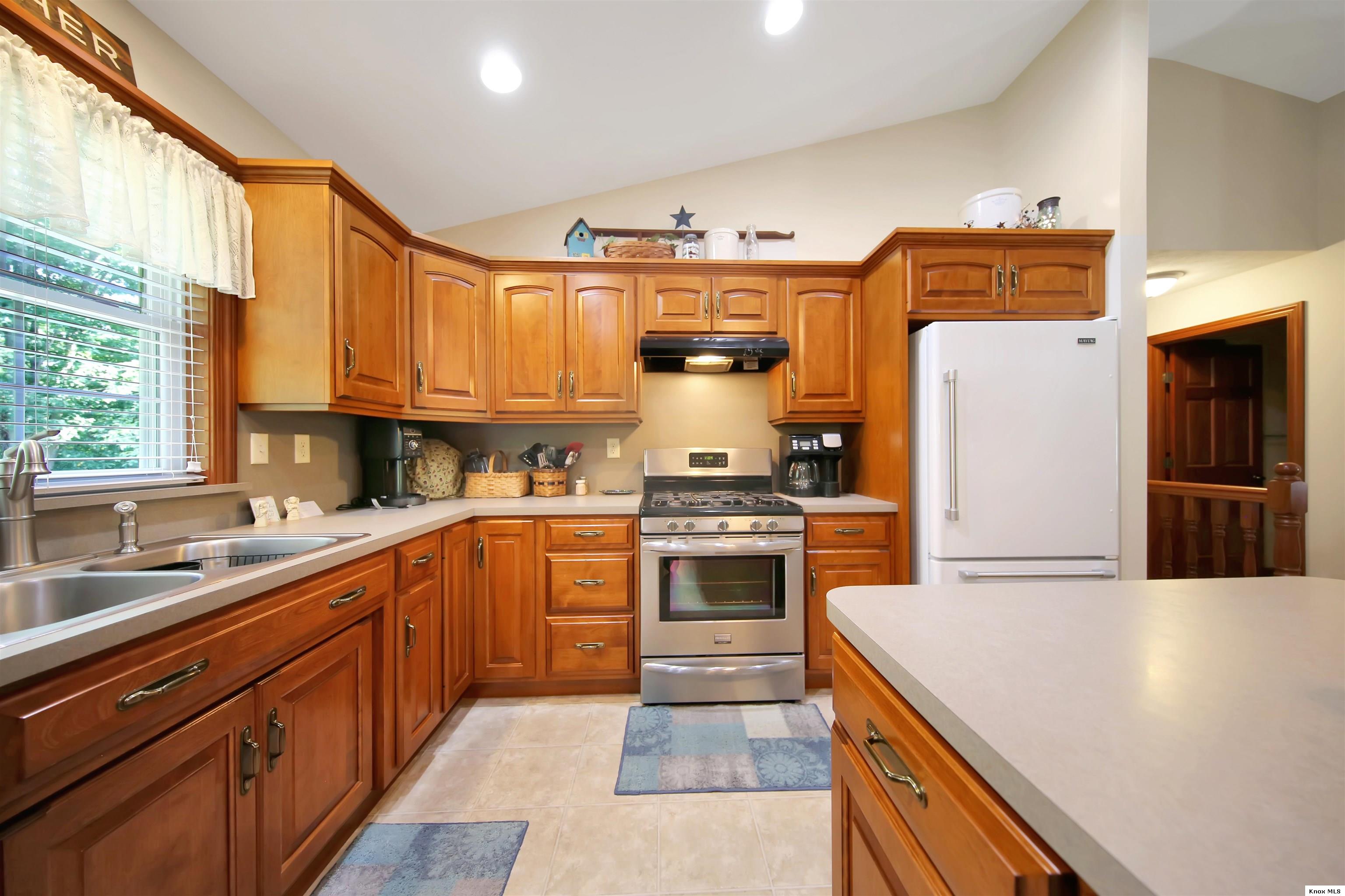 561 Glenmonte Drive Property Photo 16