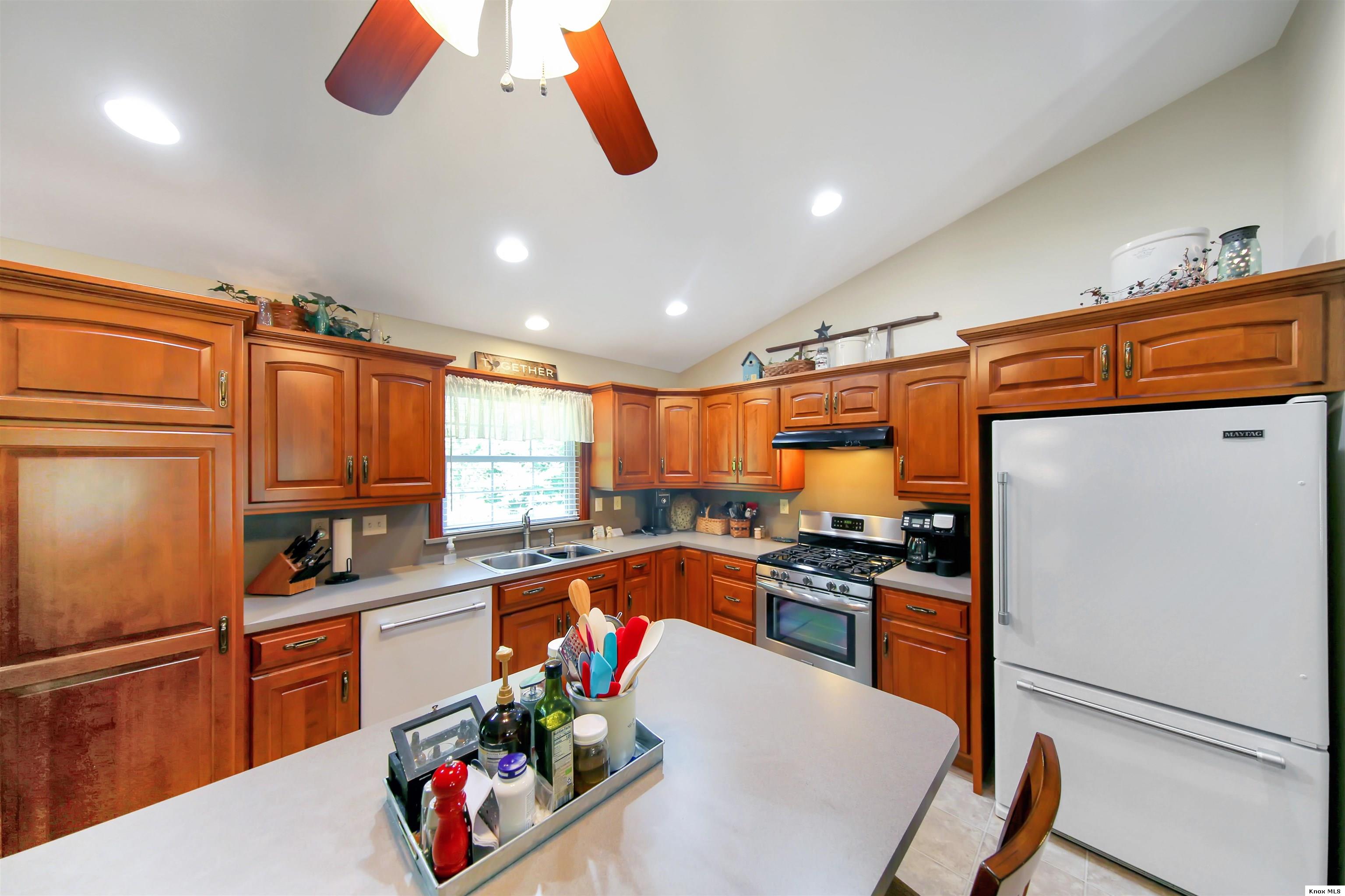 561 Glenmonte Drive Property Photo 17