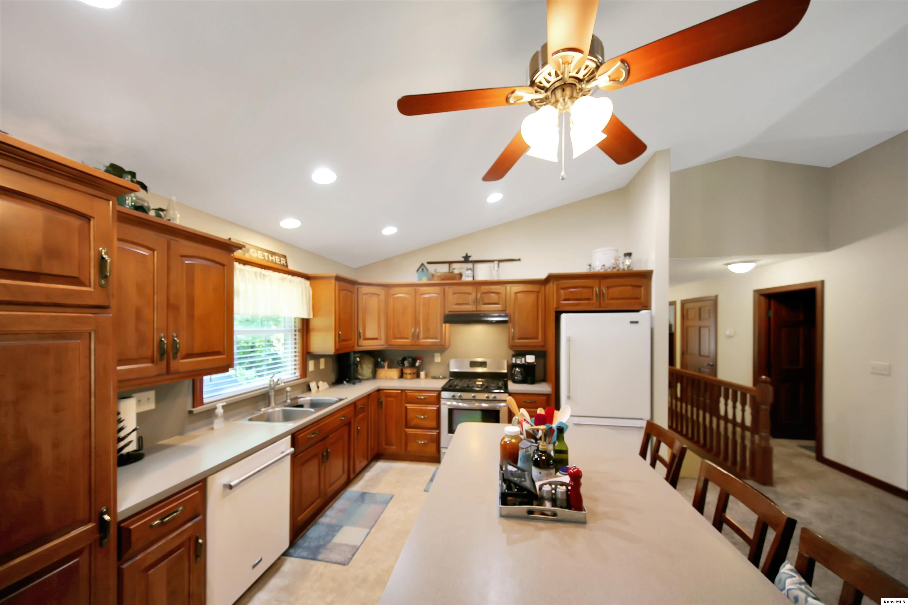 561 Glenmonte Drive Property Photo 18