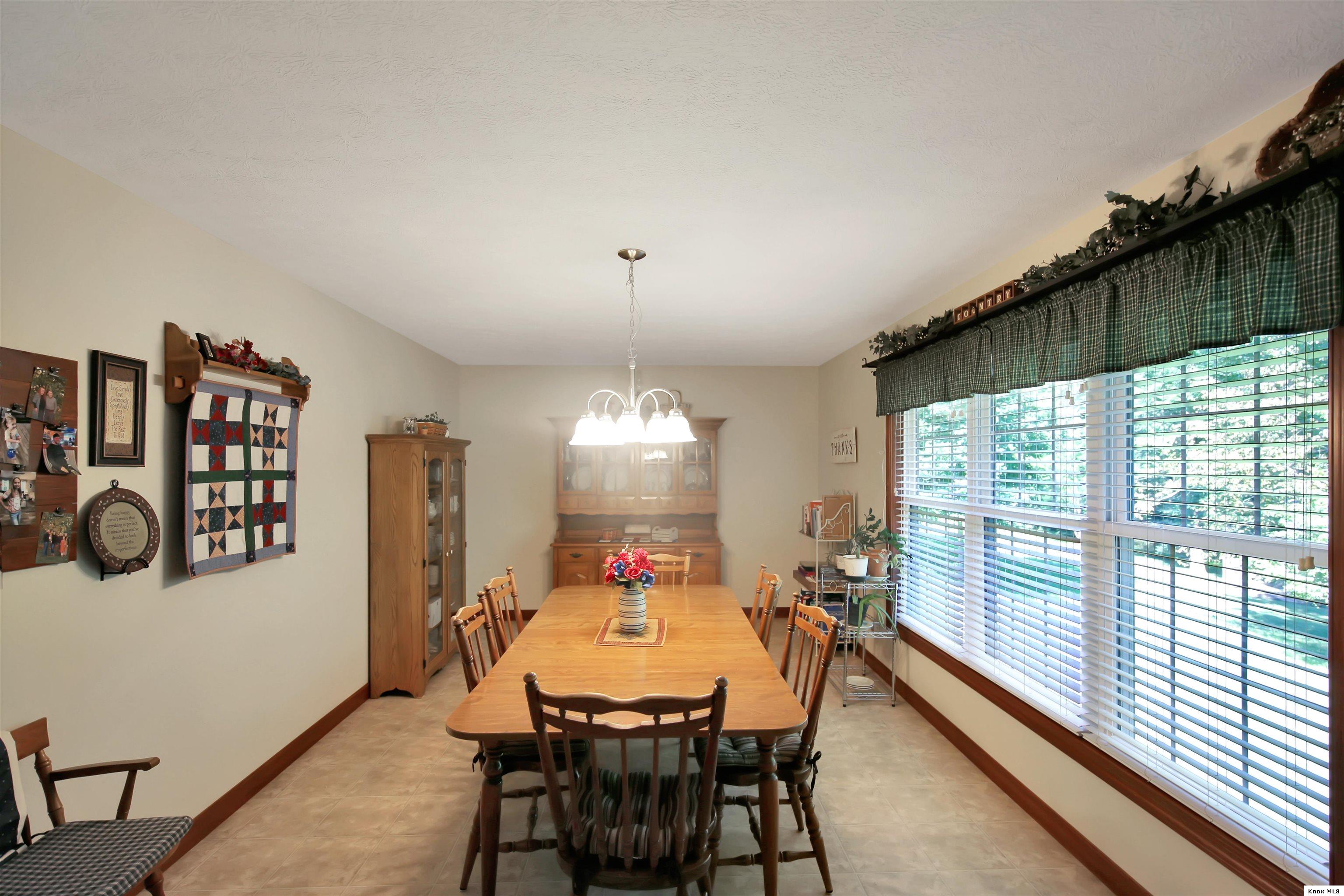 561 Glenmonte Drive Property Photo 21