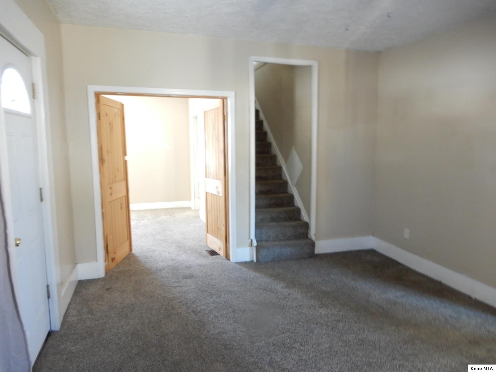 68 E Whitney Ave Property Photo 5