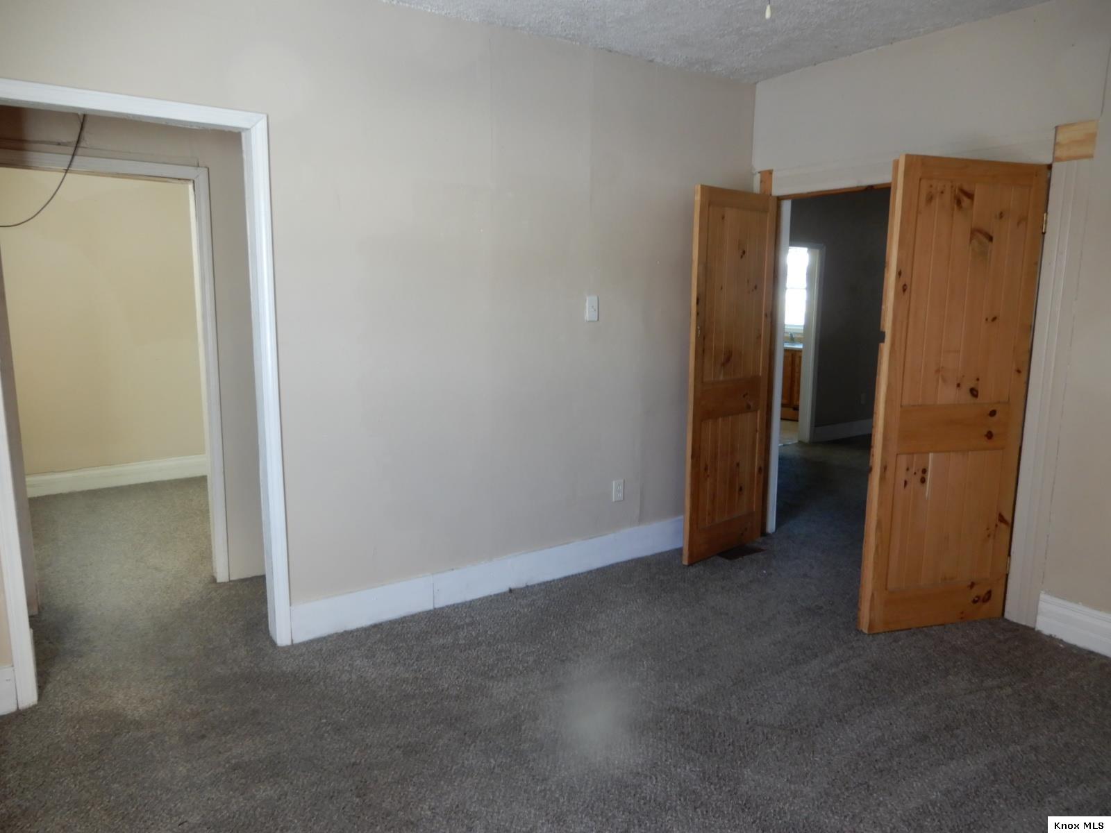 68 E Whitney Ave Property Photo 8