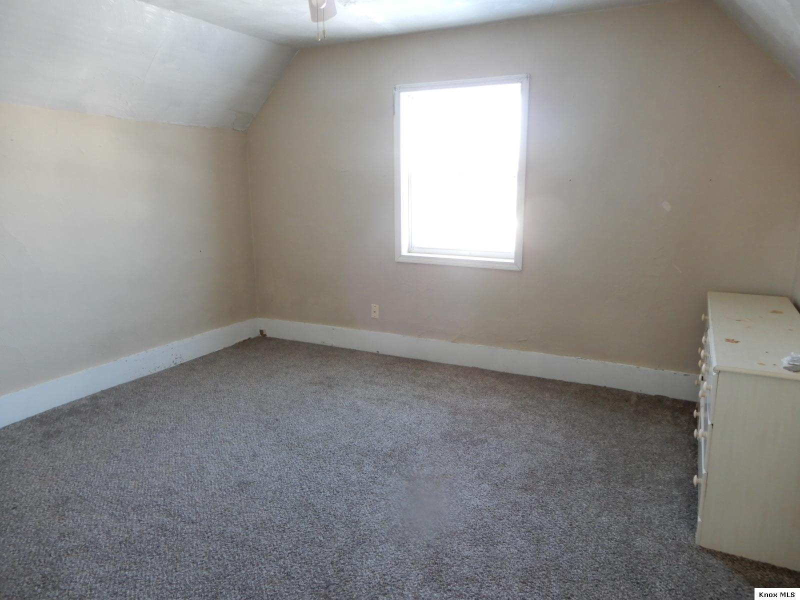 68 E Whitney Ave Property Photo 9