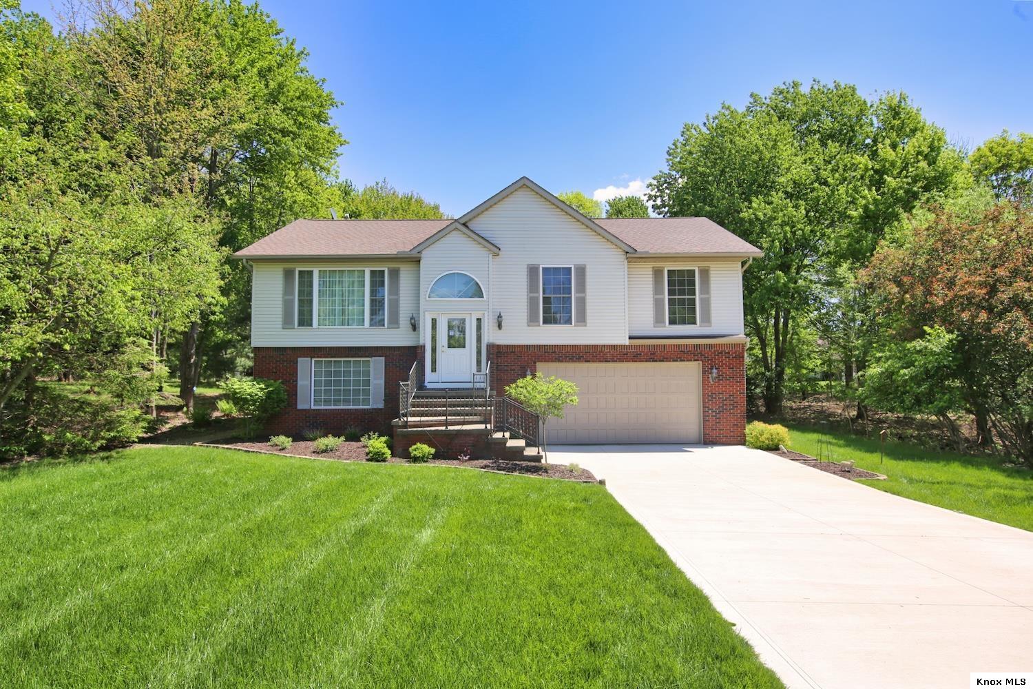 2568 Apple Valley Drive Property Photo 1