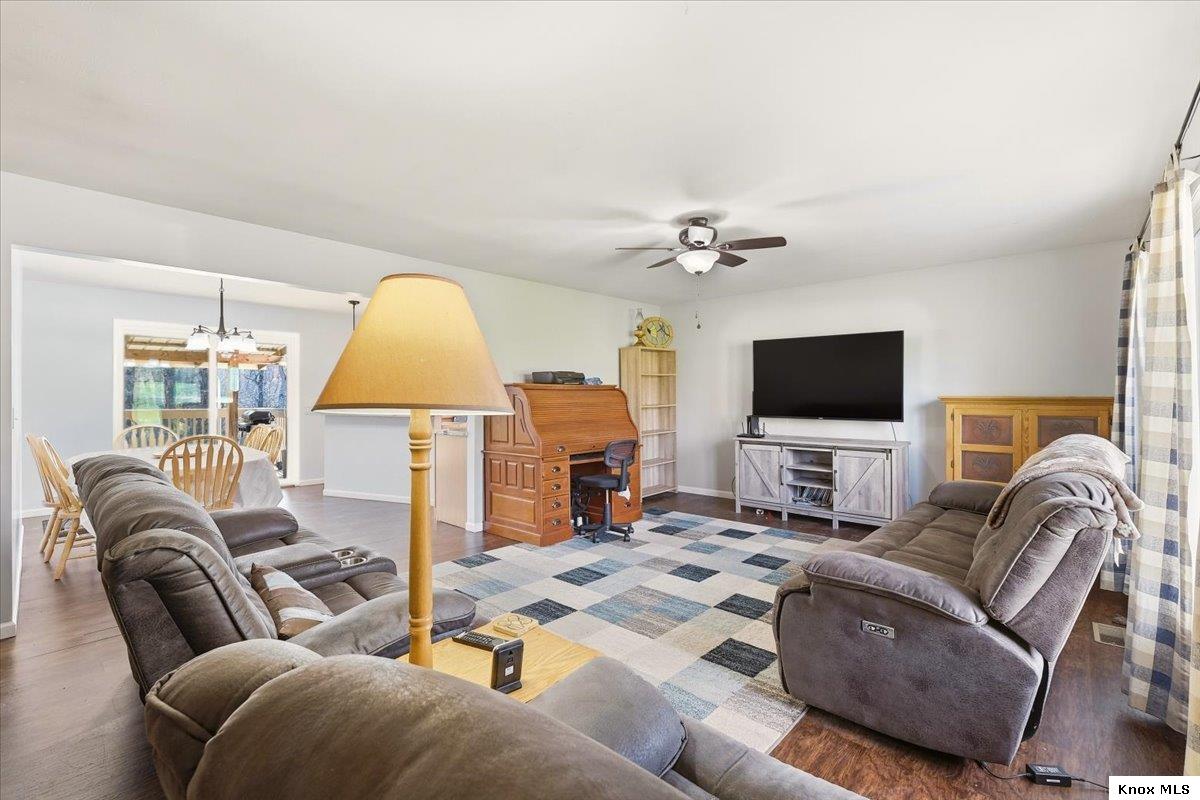 13232 Mansfield Rd Property Photo 8
