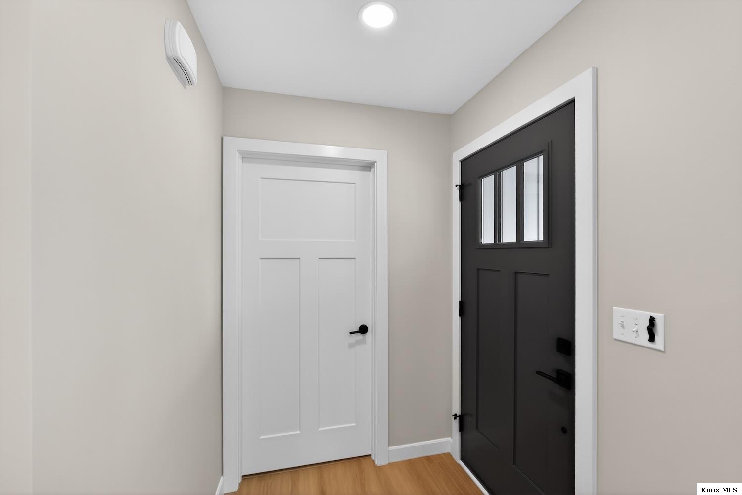 532 Floral Valley West Property Photo 3