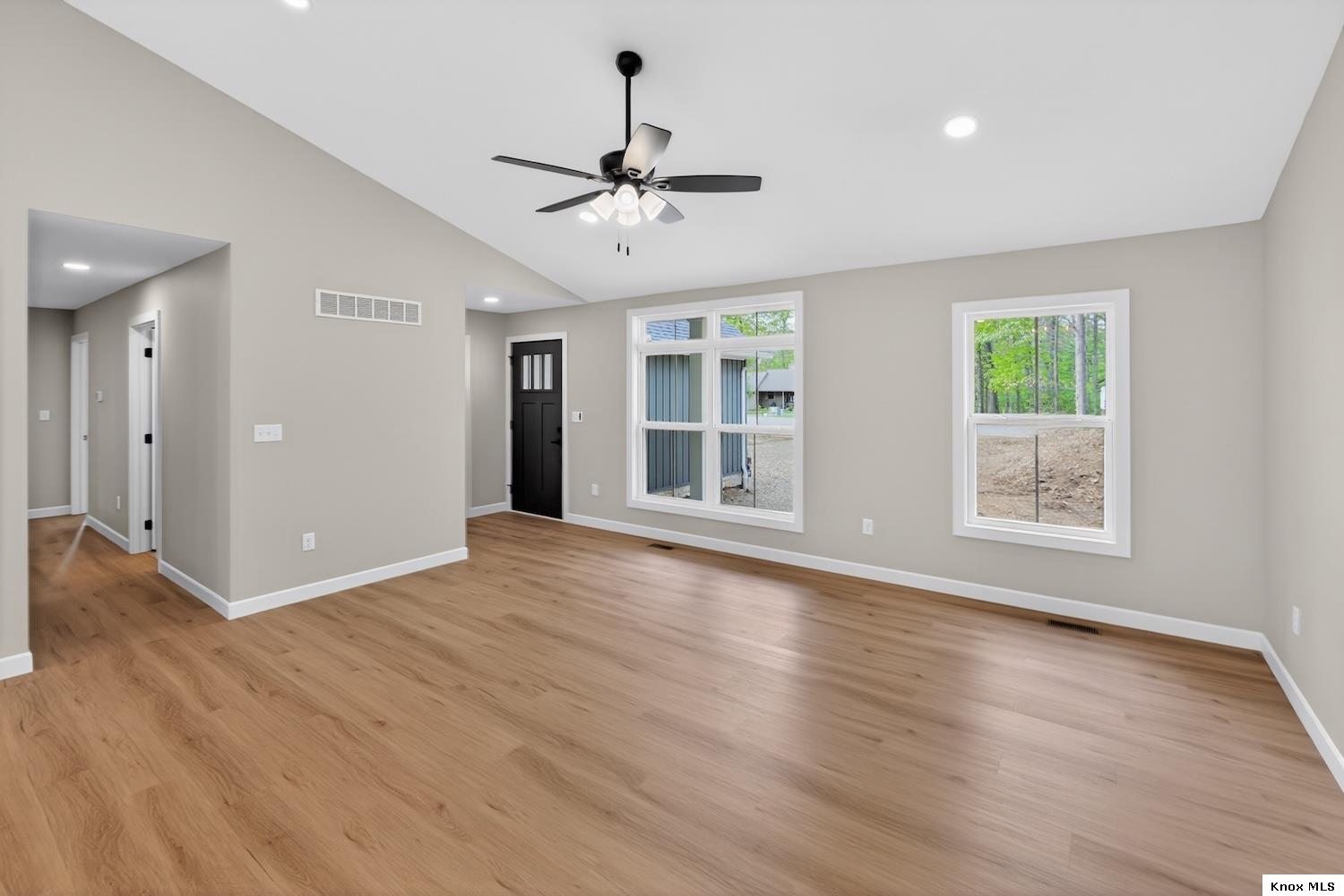 532 Floral Valley West Property Photo 6