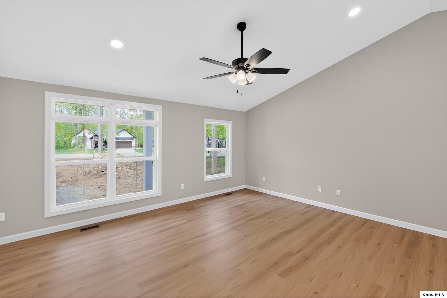 532 Floral Valley West Property Photo 7