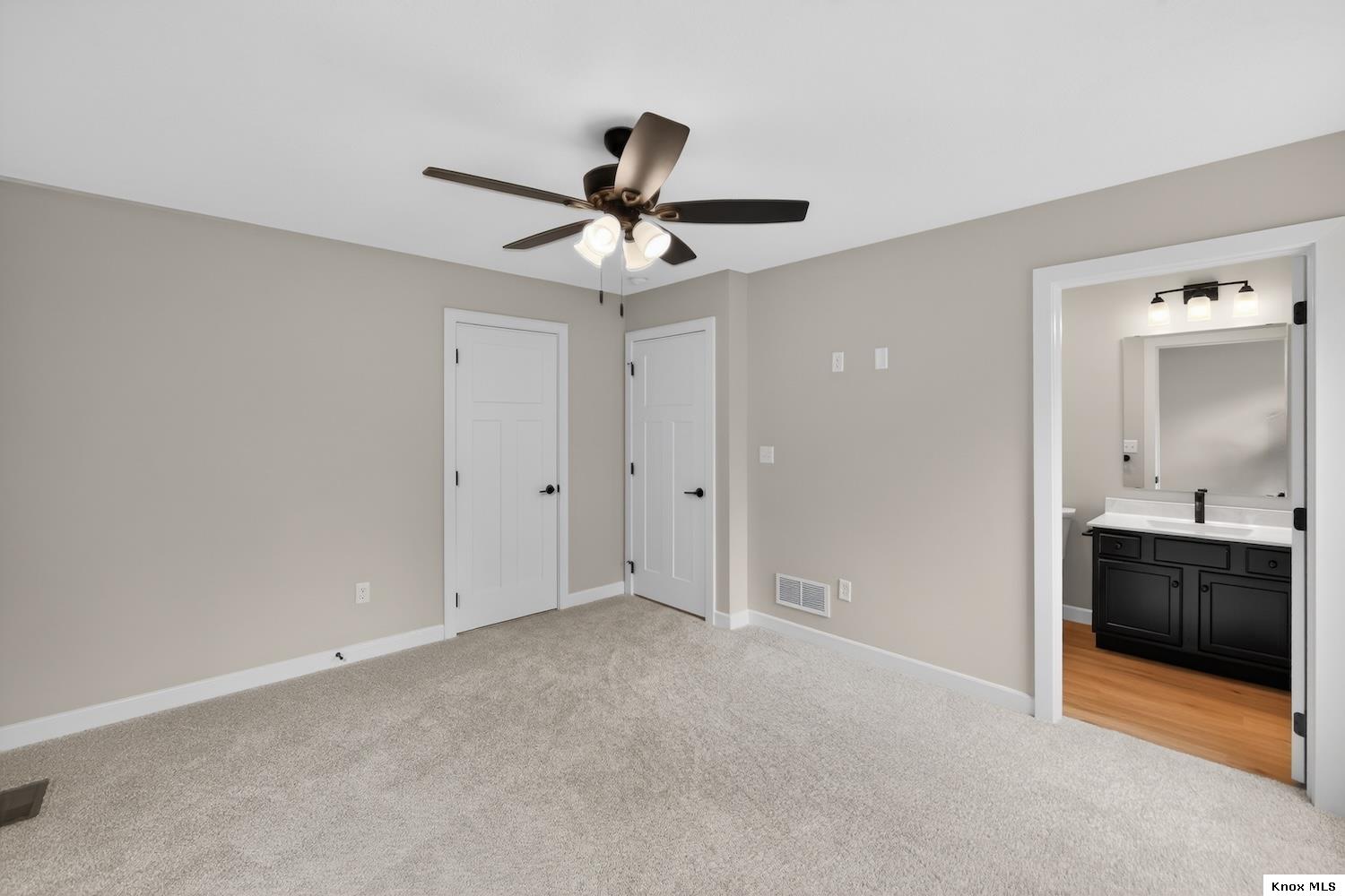 532 Floral Valley West Property Photo 23