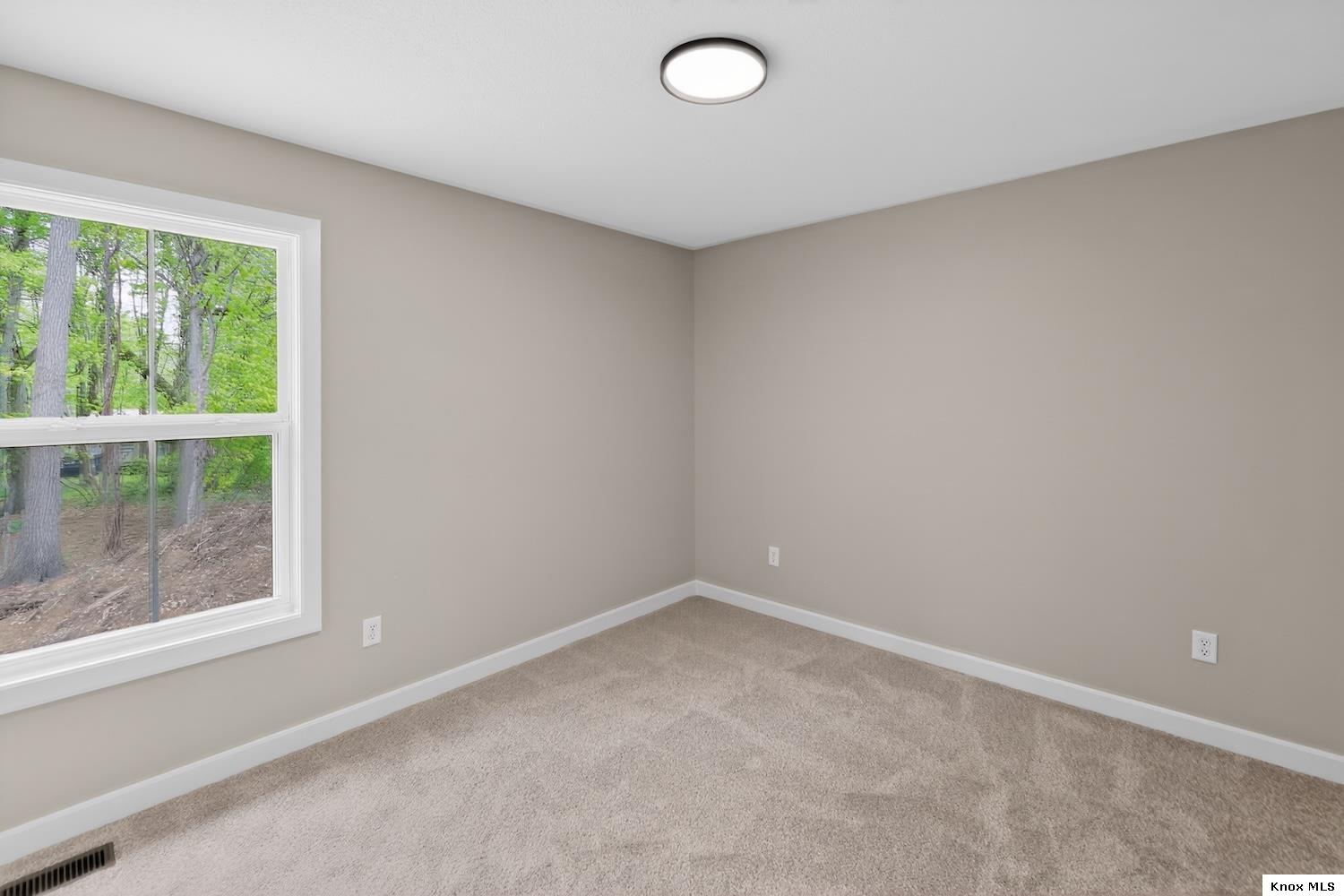 532 Floral Valley West Property Photo 25