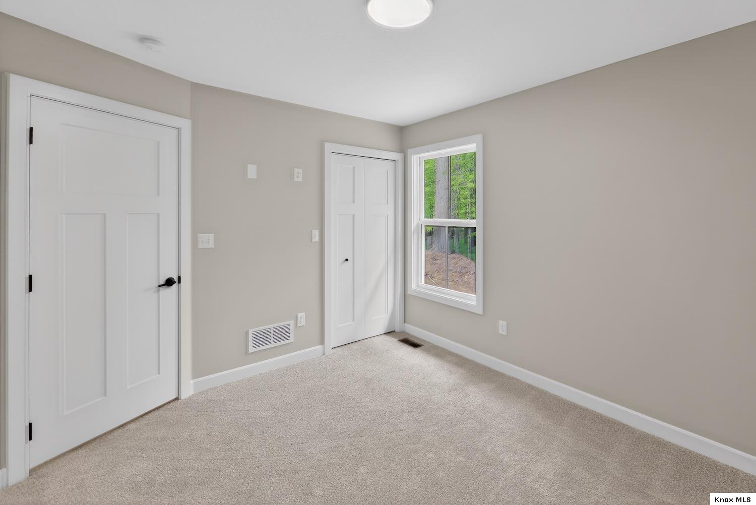 532 Floral Valley West Property Photo 26
