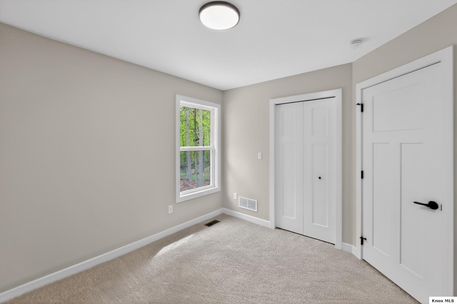 532 Floral Valley West Property Photo 28