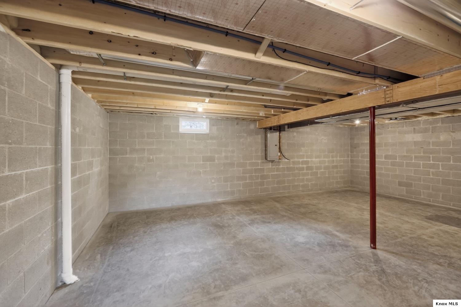 532 Floral Valley West Property Photo 30