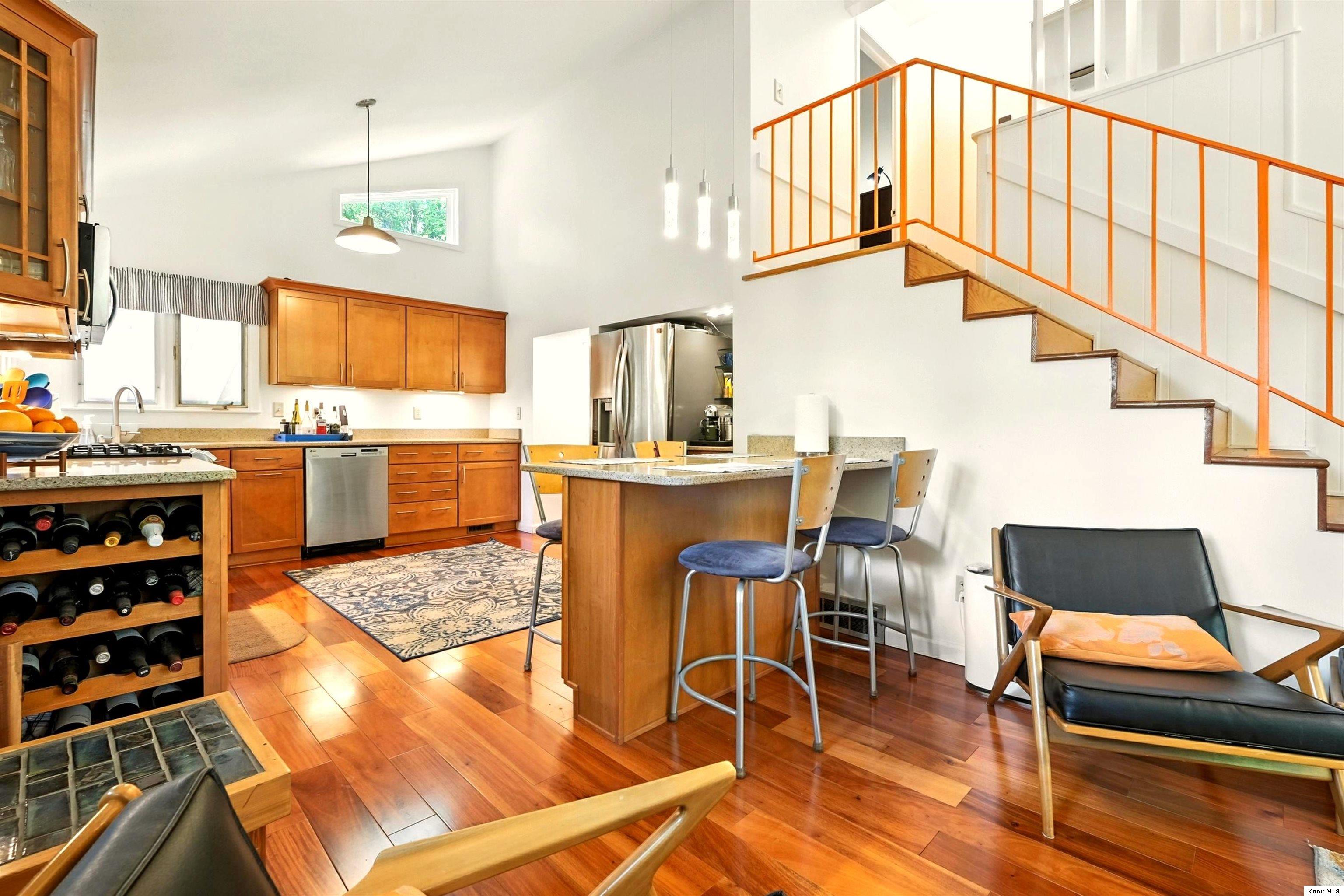 302 E Woodside Dr. Property Photo 12
