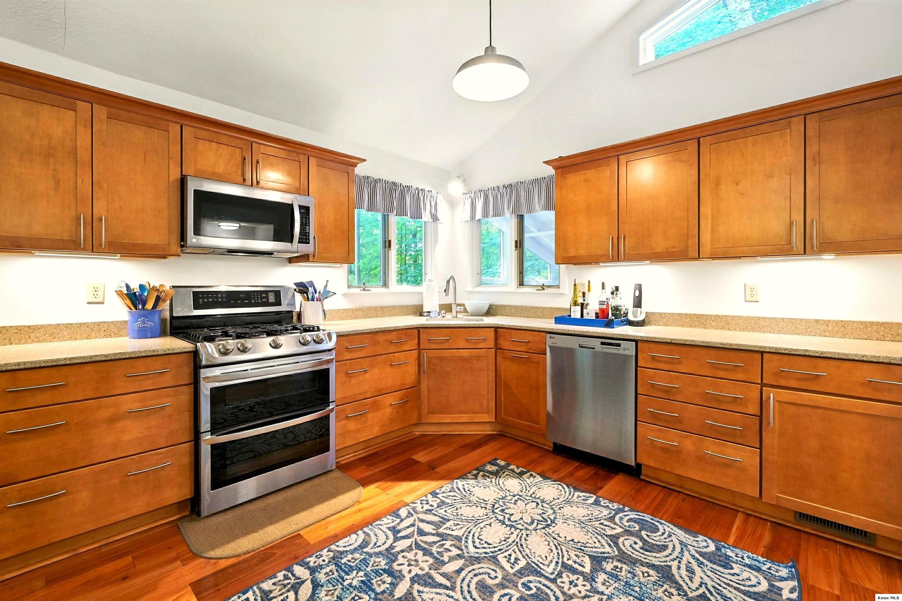302 E Woodside Dr. Property Photo 14