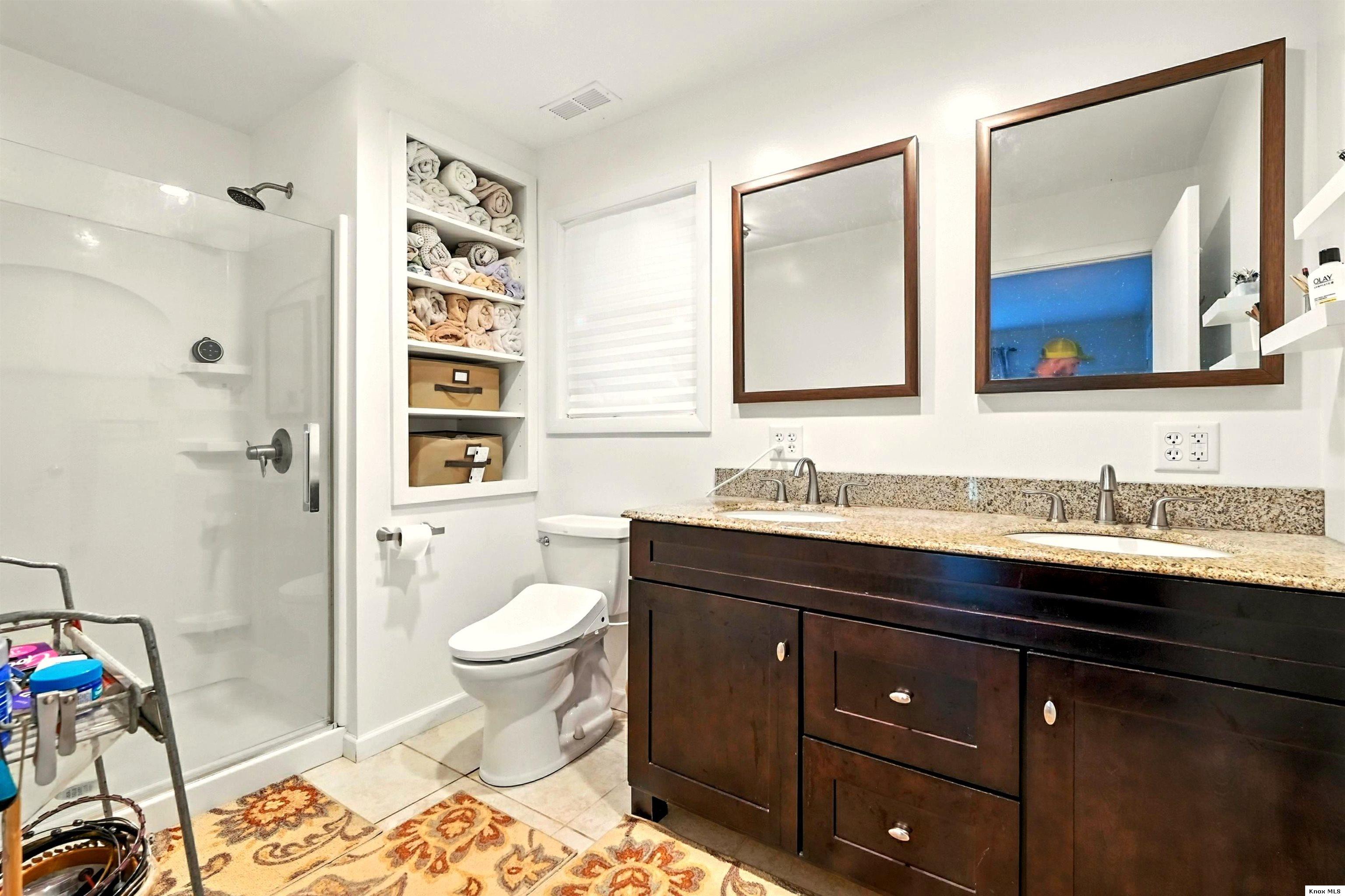 302 E Woodside Dr. Property Photo 24