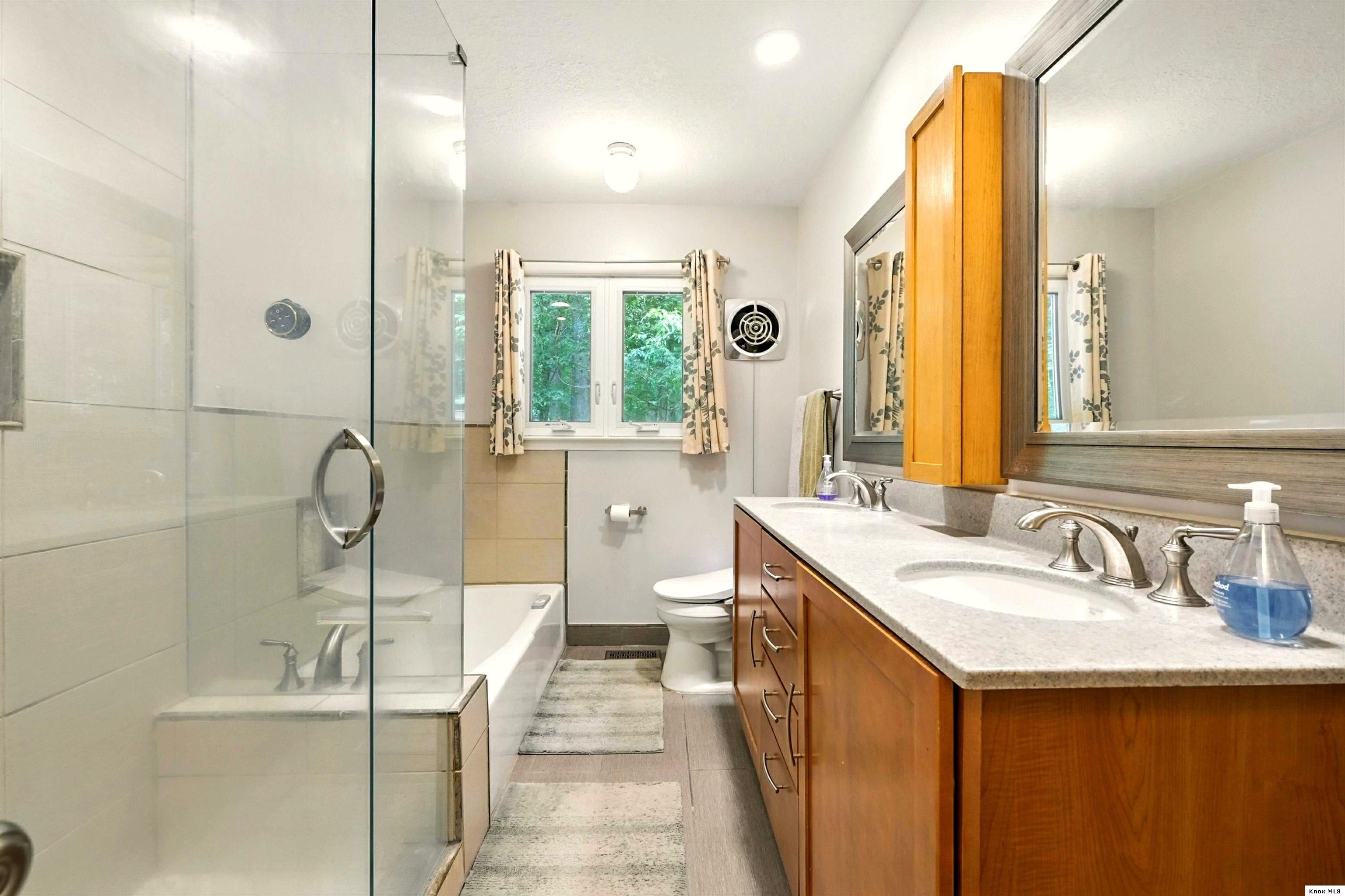 302 E Woodside Dr. Property Photo 28