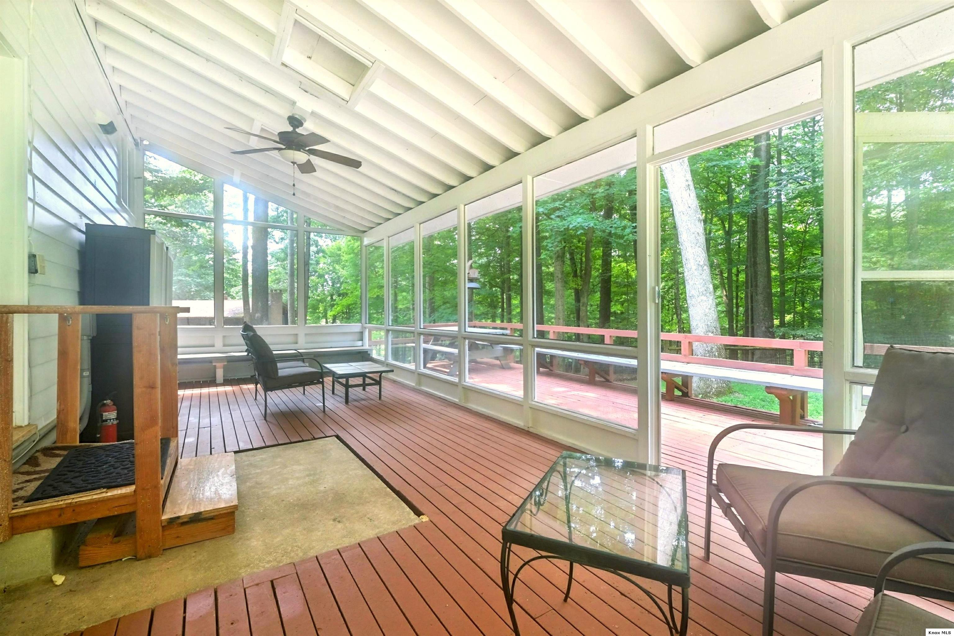 302 E Woodside Dr. Property Photo 38