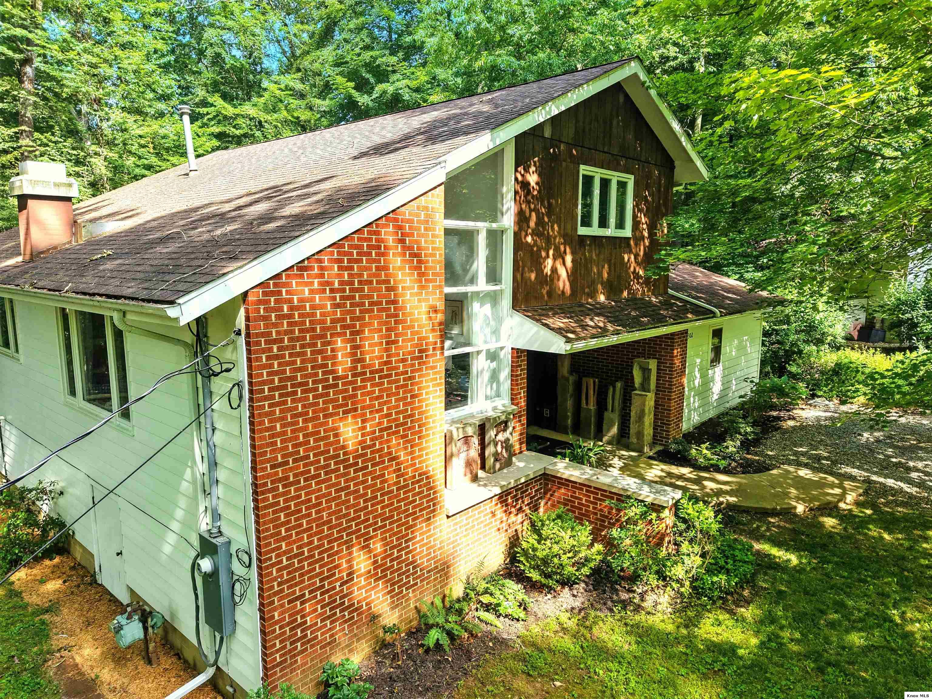 302 E Woodside Dr. Property Photo 41
