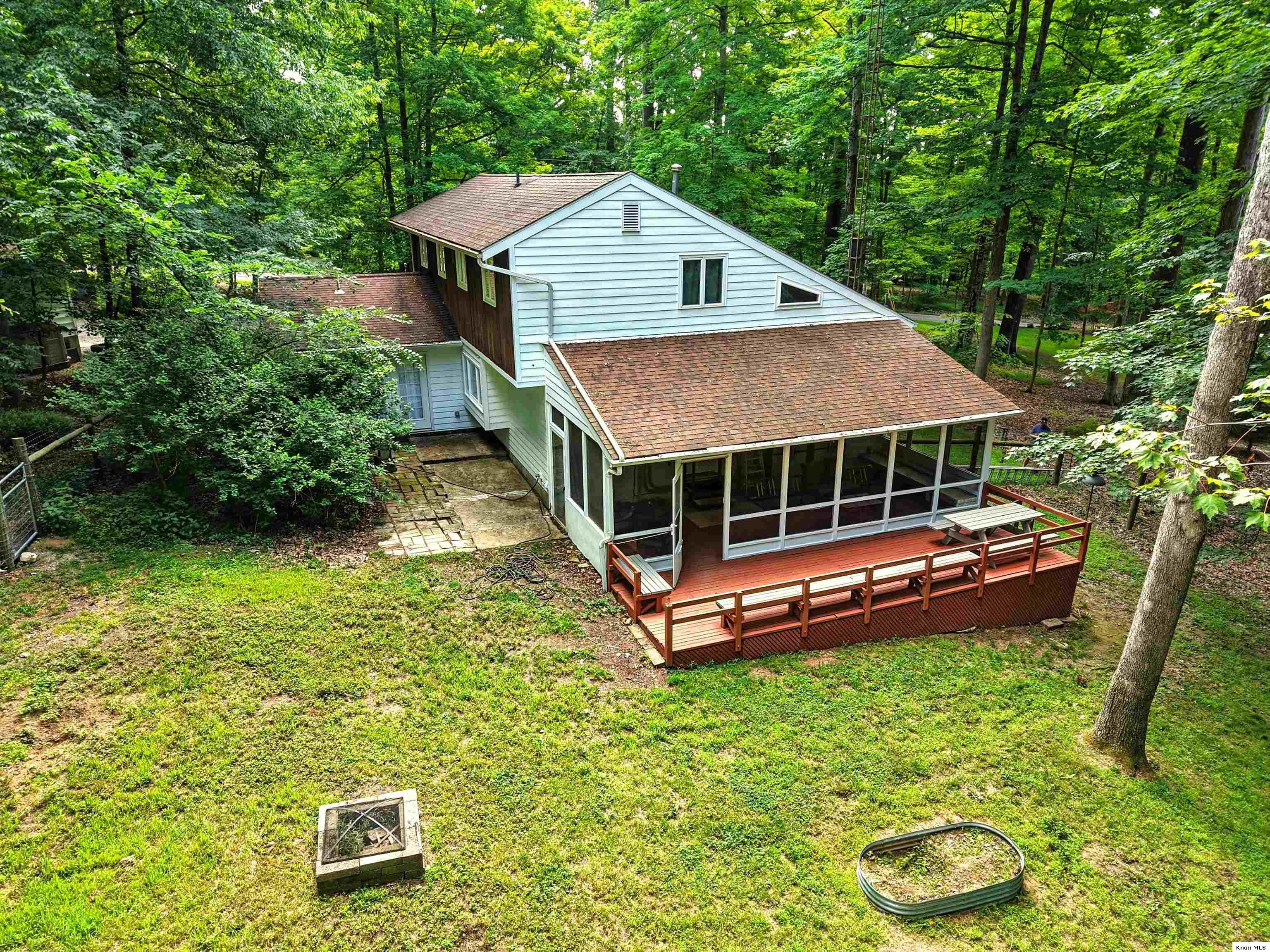 302 E Woodside Dr. Property Photo 43
