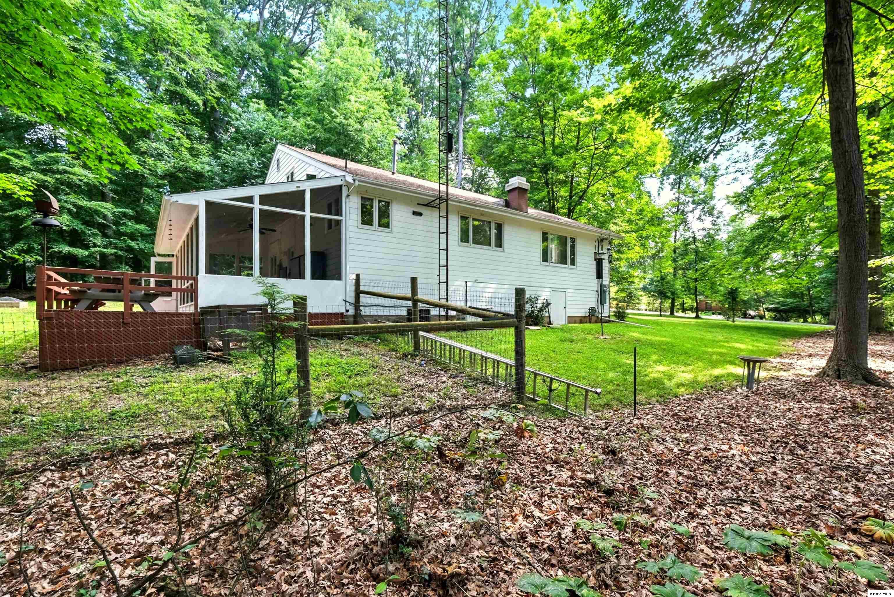 302 E Woodside Dr. Property Photo 44