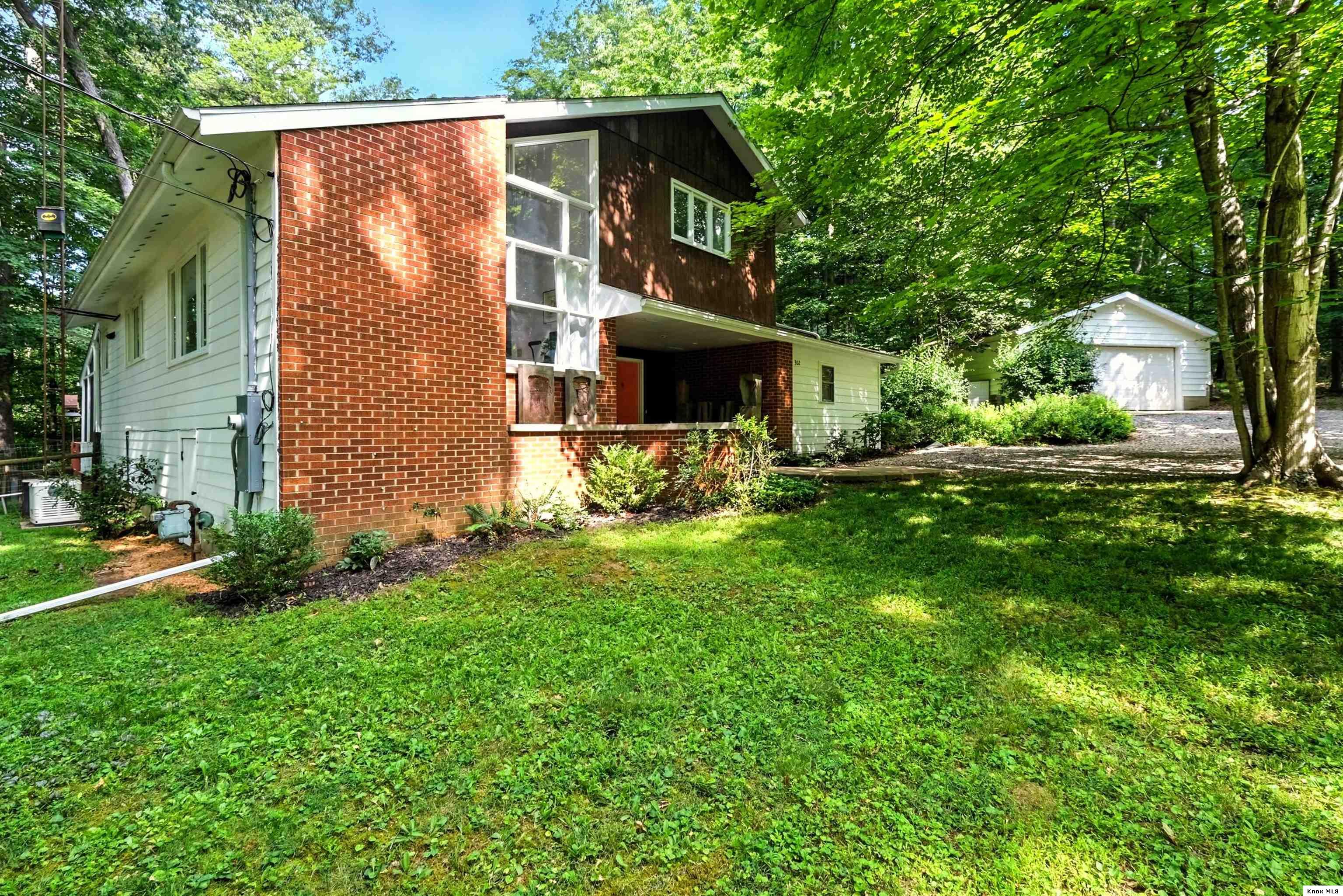 302 E Woodside Dr. Property Photo 48