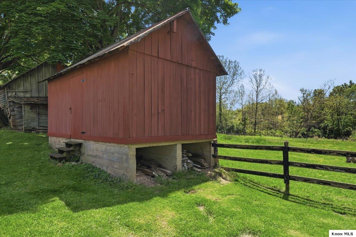 8040 Thayer Rd. Property Photo 39