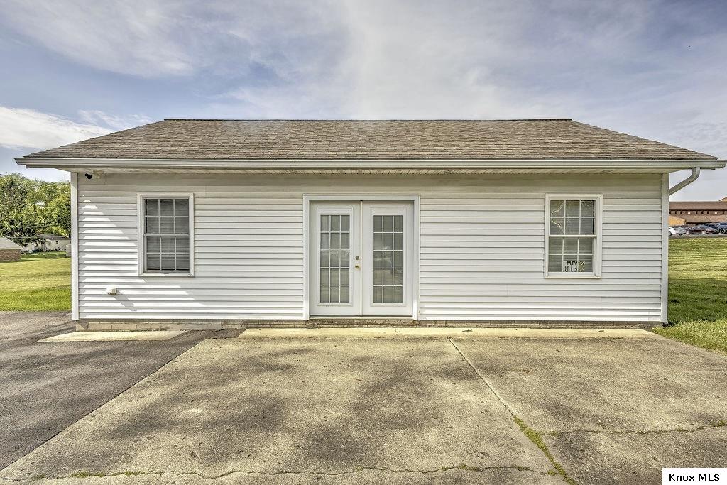 719 Coshocton Avenue Property Photo 3