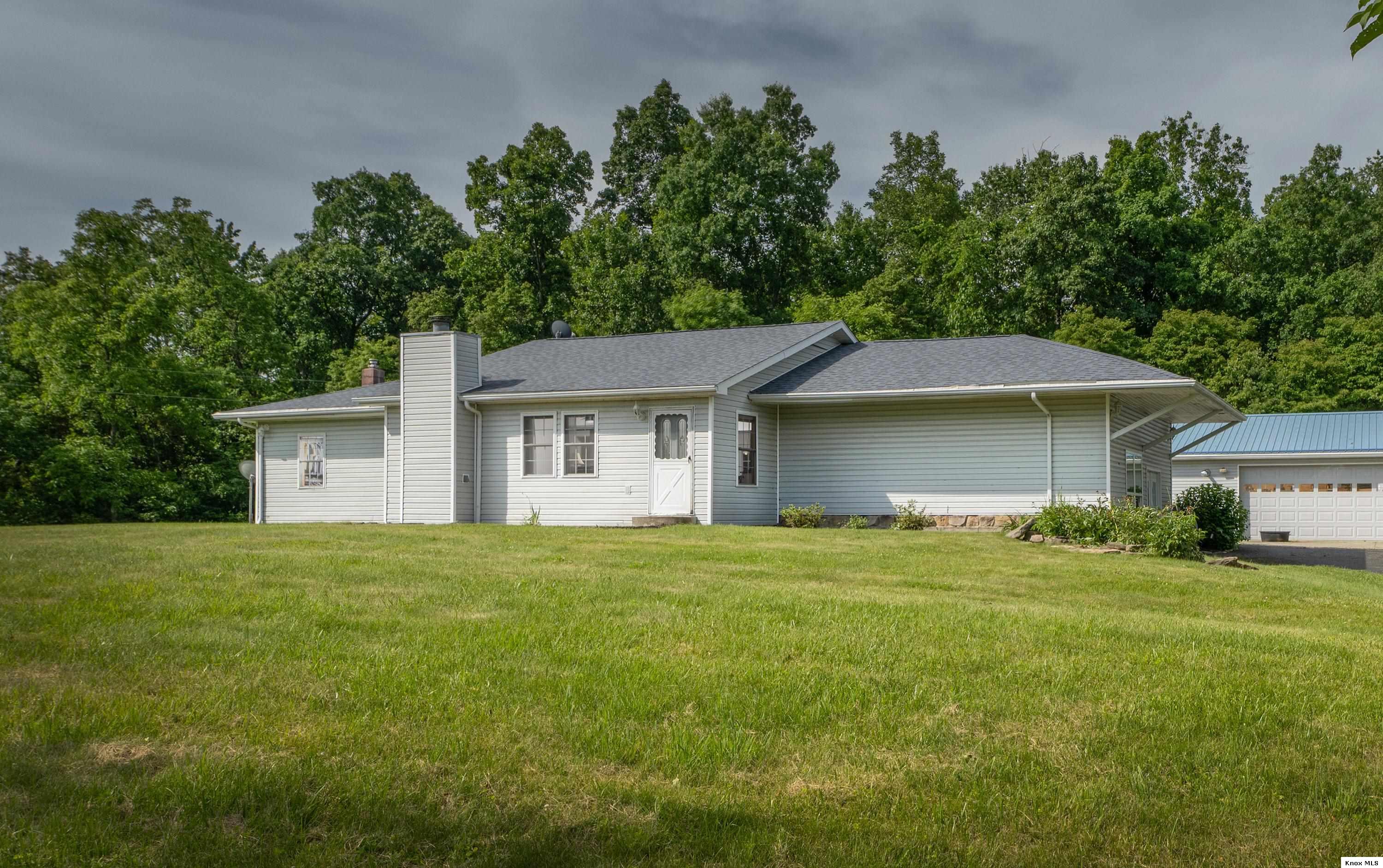 12345 Pleasant Valley Road Ne Property Photo 3
