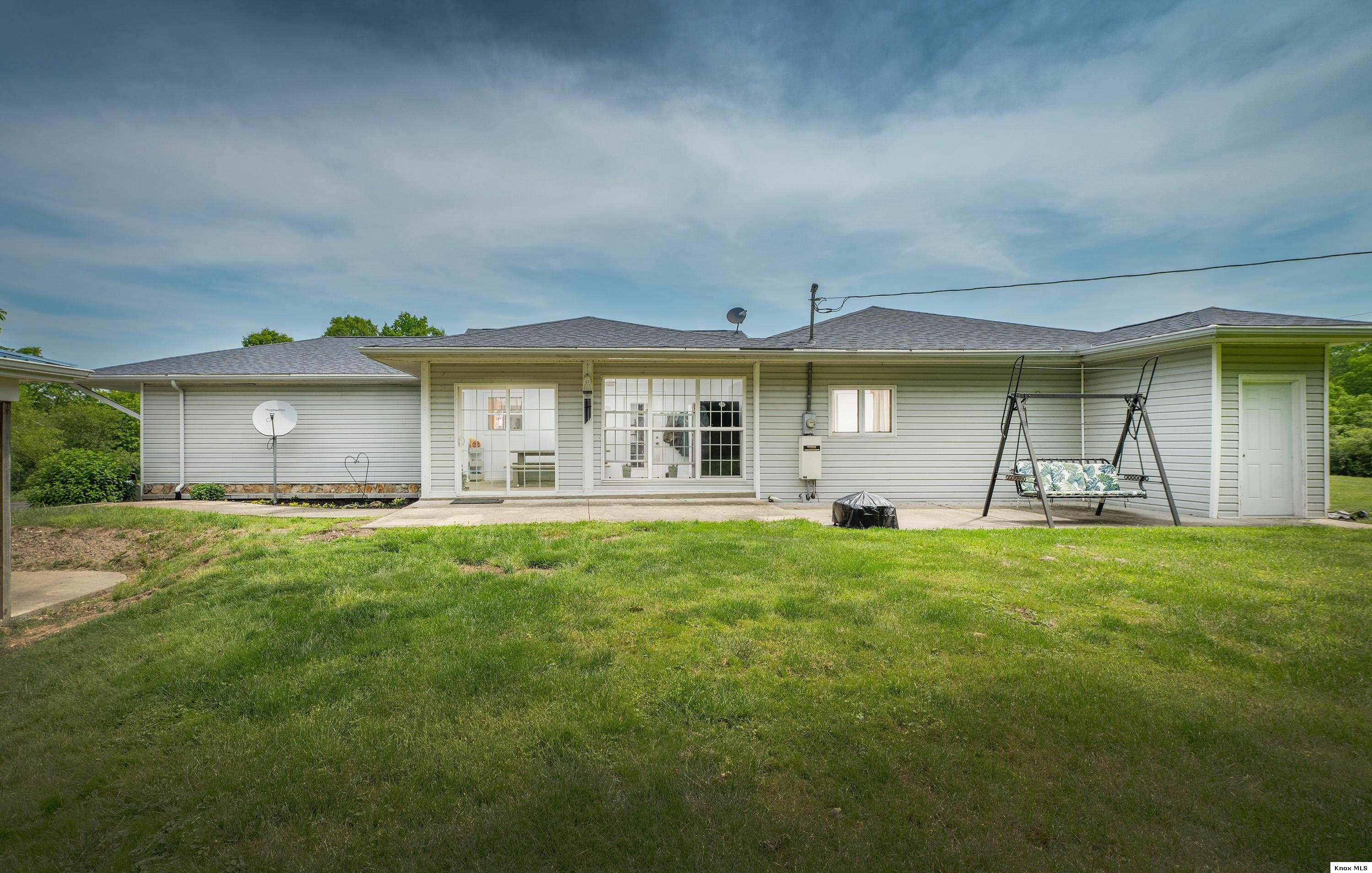 12345 Pleasant Valley Road Ne Property Photo 5