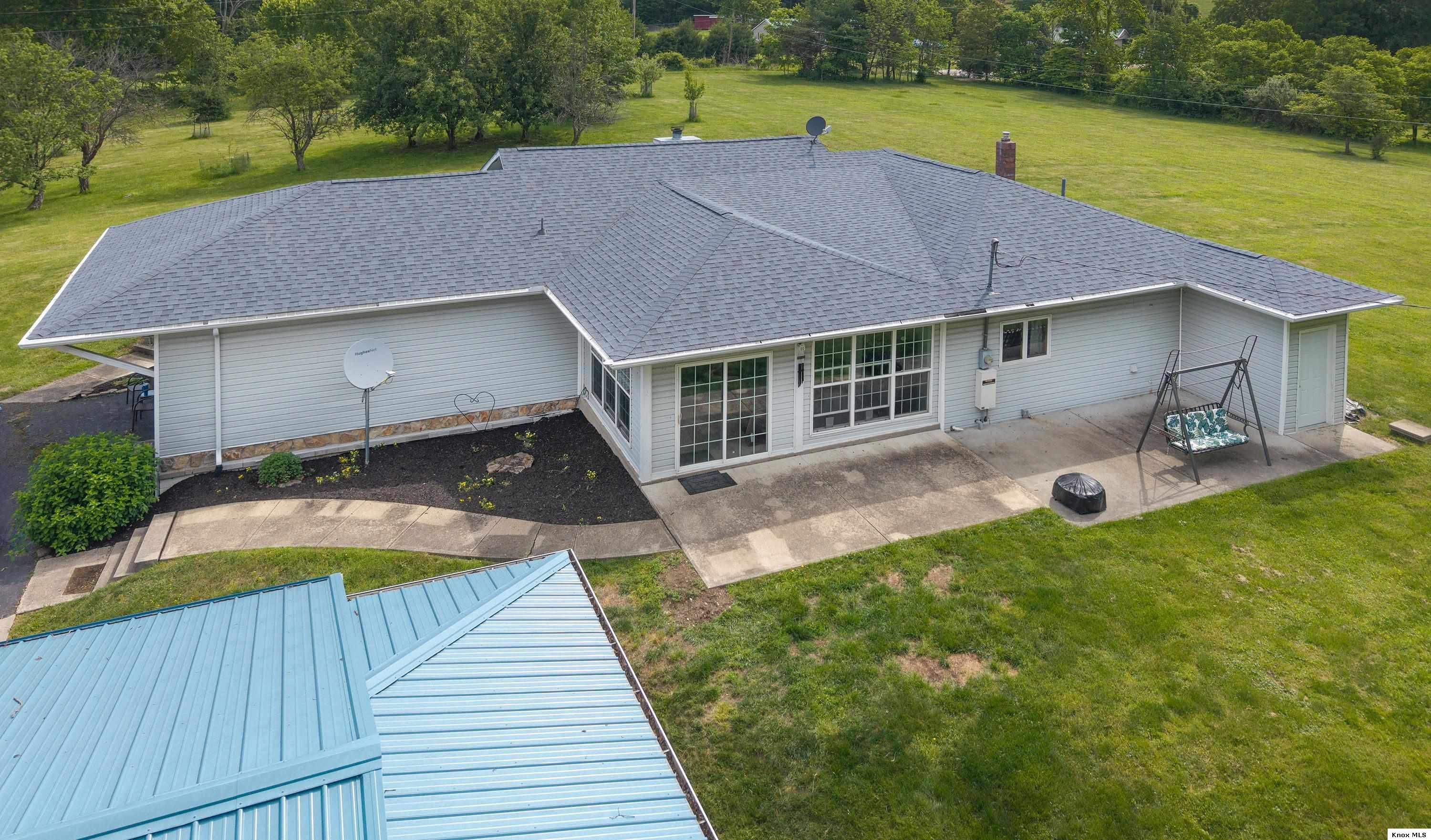 12345 Pleasant Valley Road Ne Property Photo 9