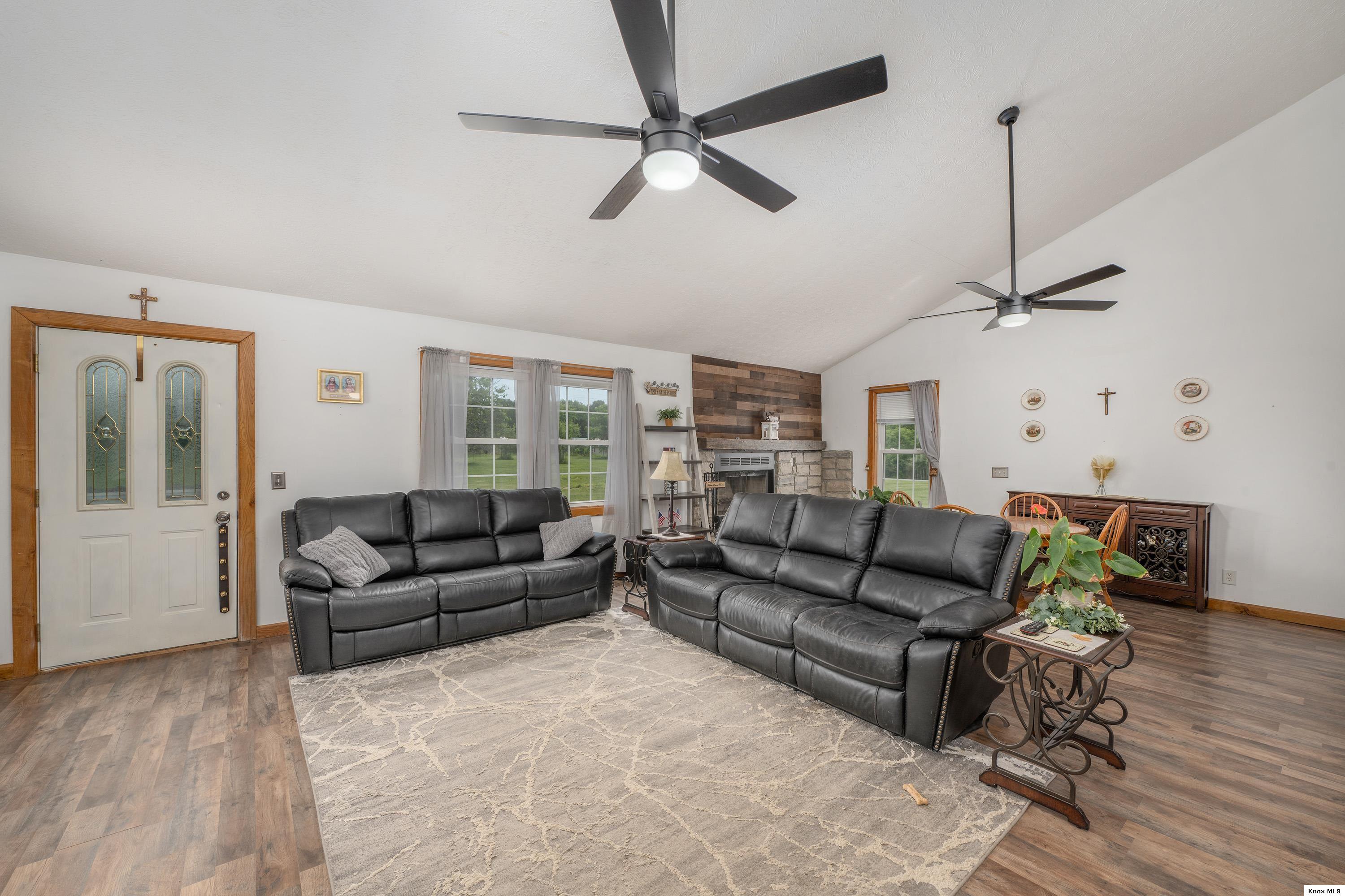 12345 Pleasant Valley Road Ne Property Photo 10