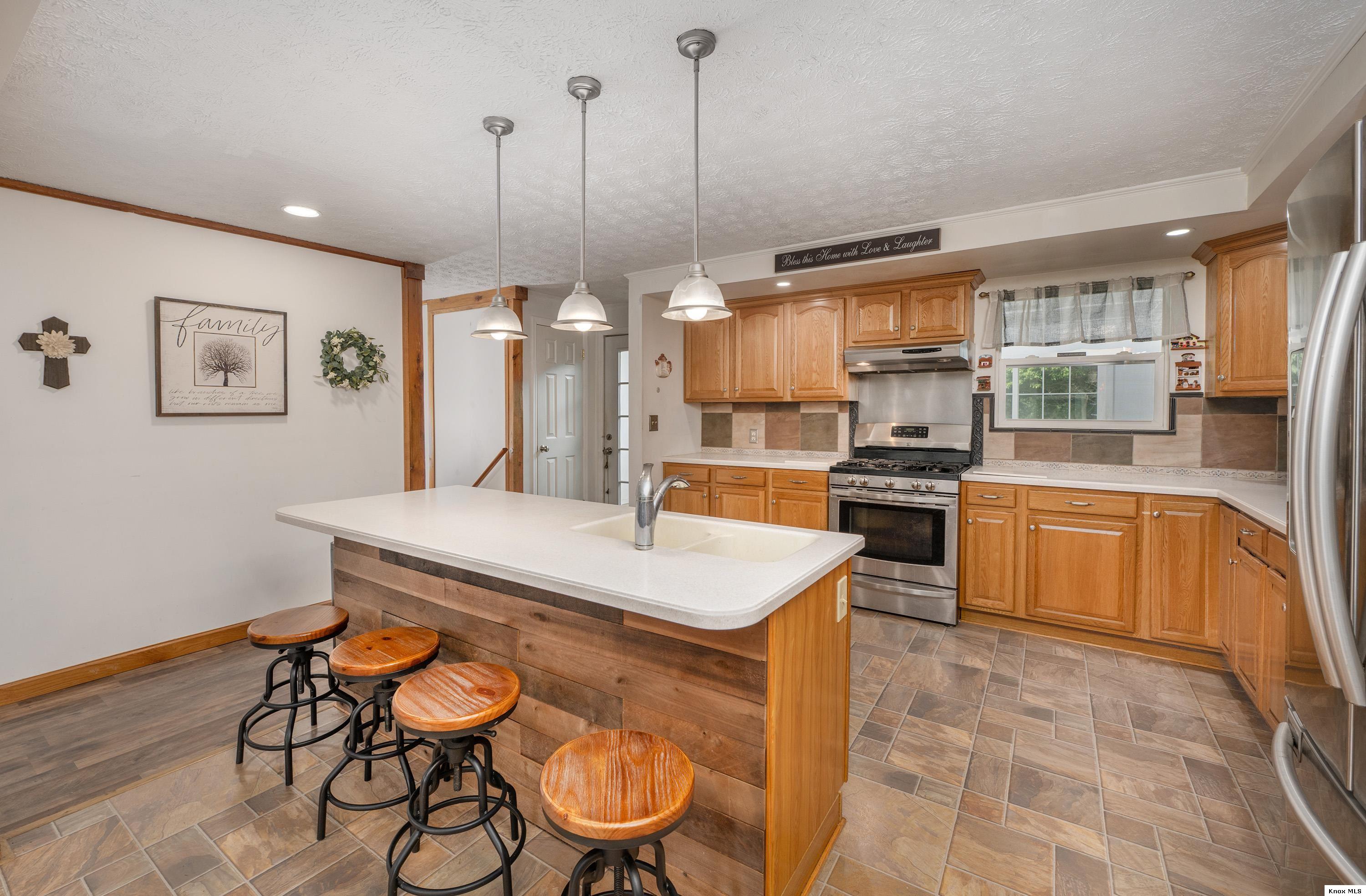 12345 Pleasant Valley Road Ne Property Photo 14