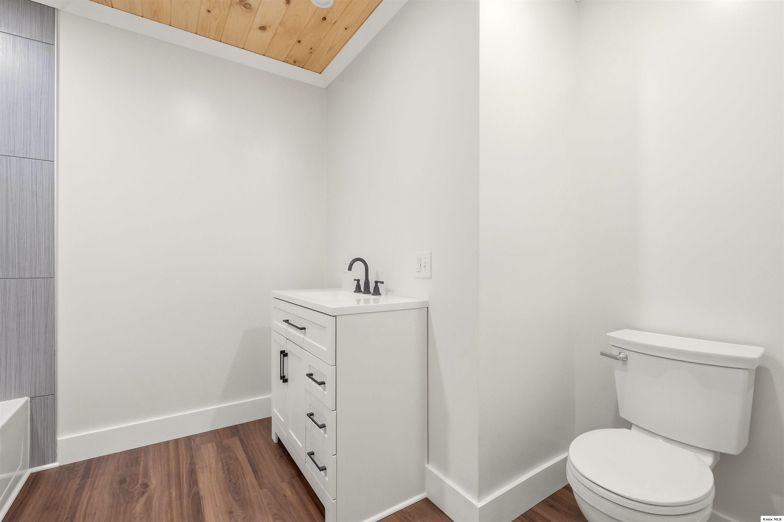 39 Cherry Hill Court Property Photo 18