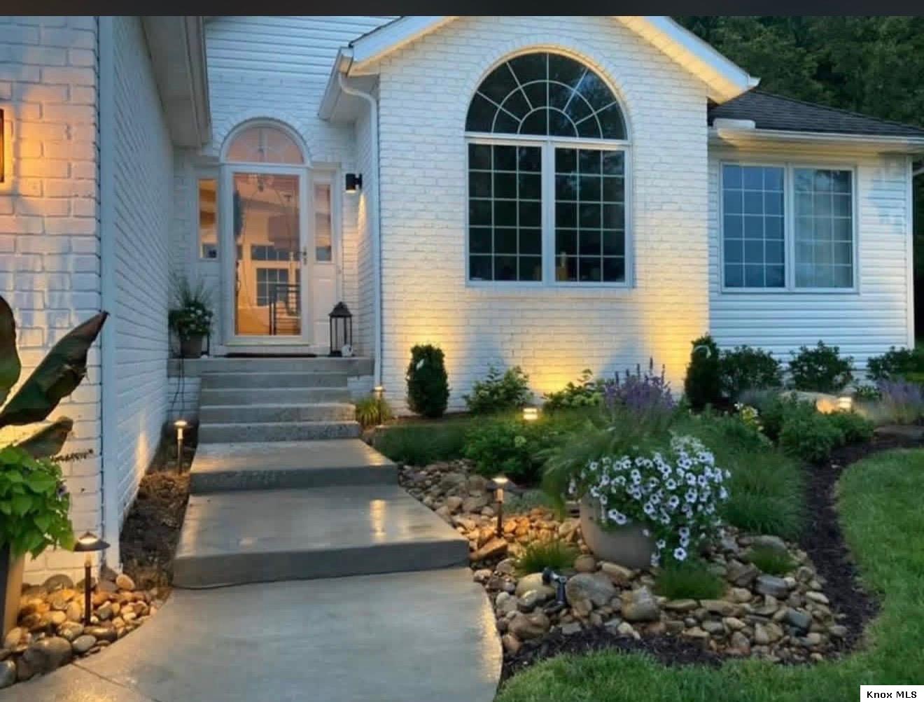 53 Woodlake Trail Property Photo 9