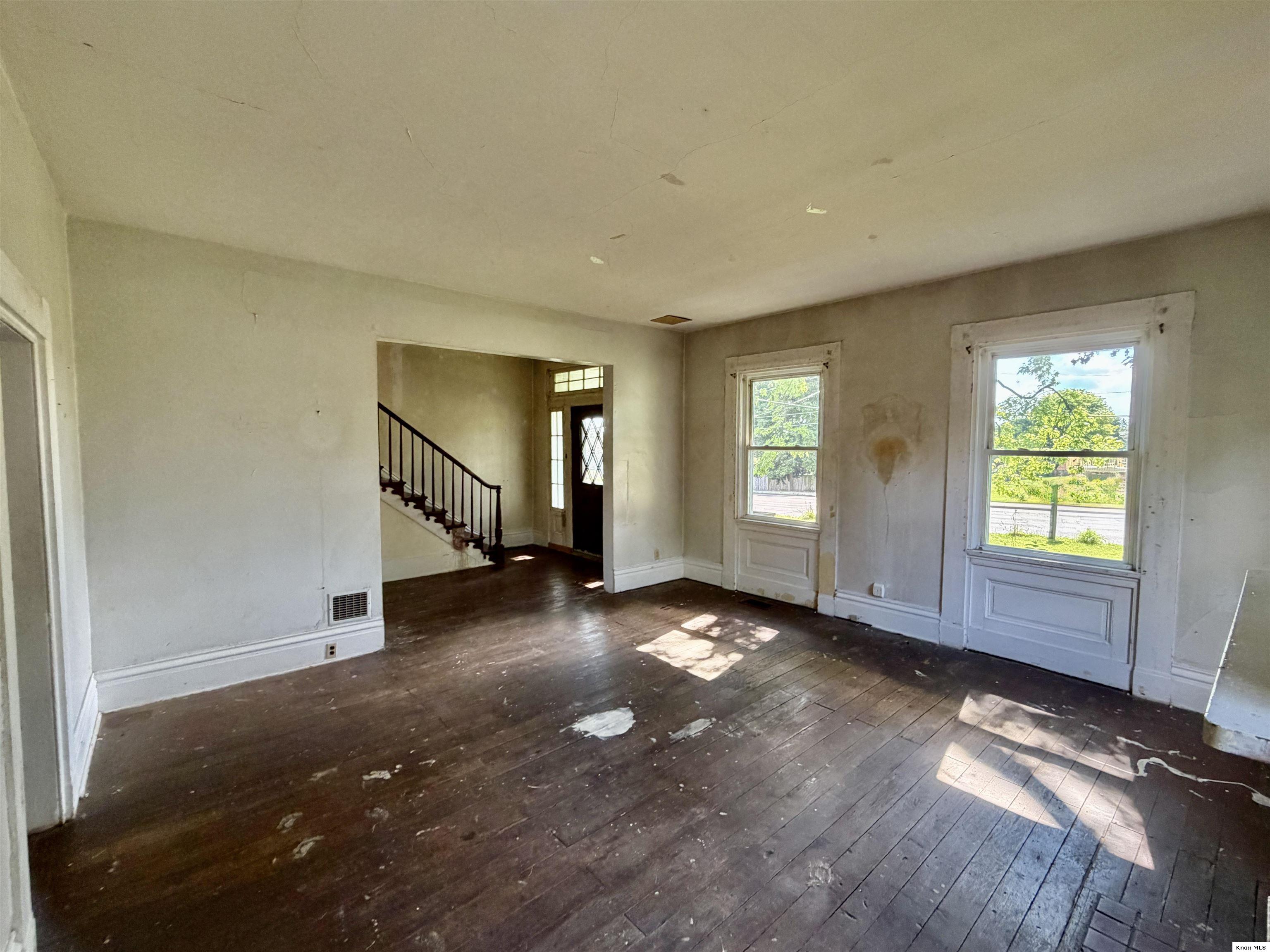 490 Vernonview Drive Property Photo 10