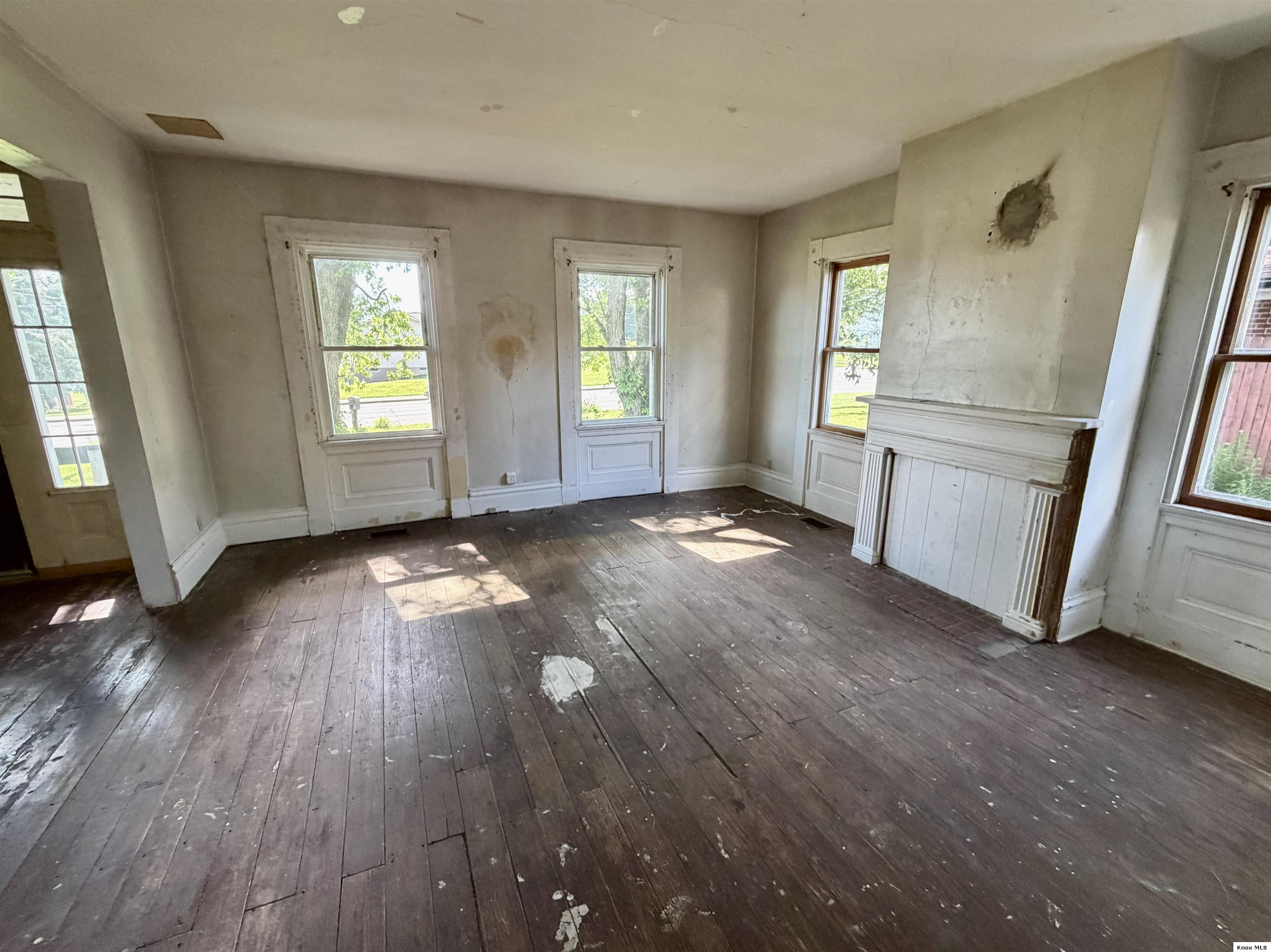 490 Vernonview Drive Property Photo 11