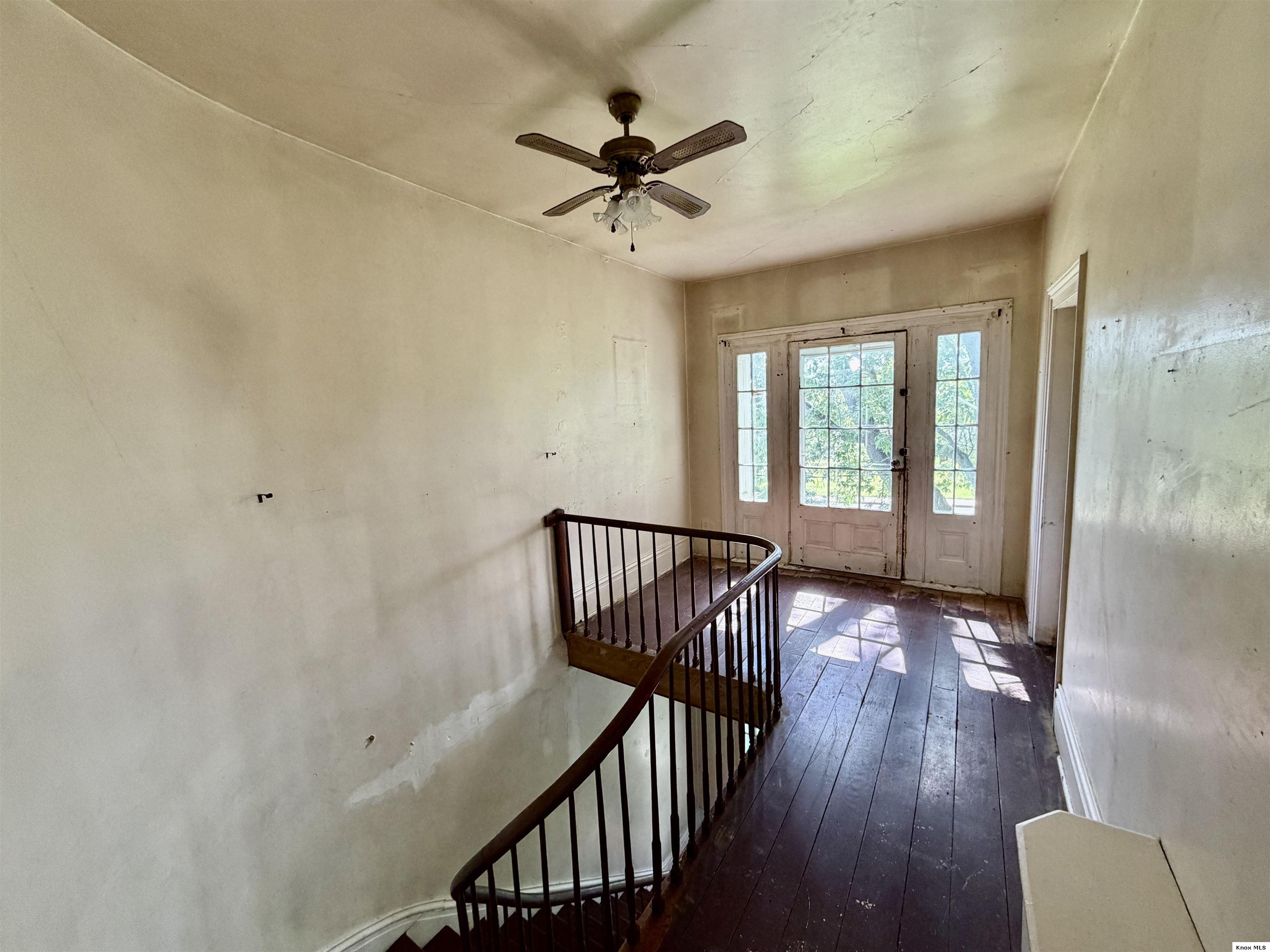 490 Vernonview Drive Property Photo 19