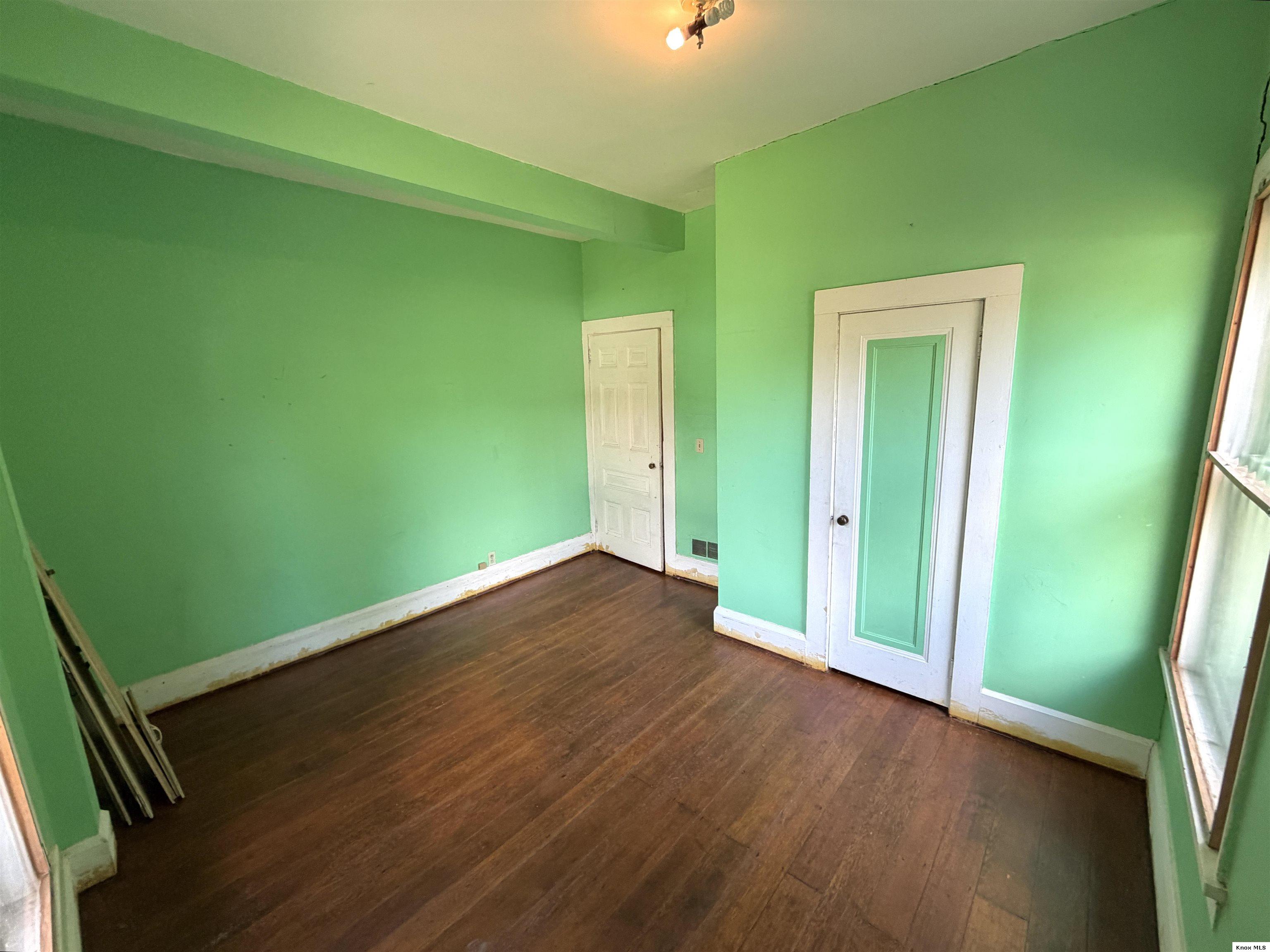 490 Vernonview Drive Property Photo 25