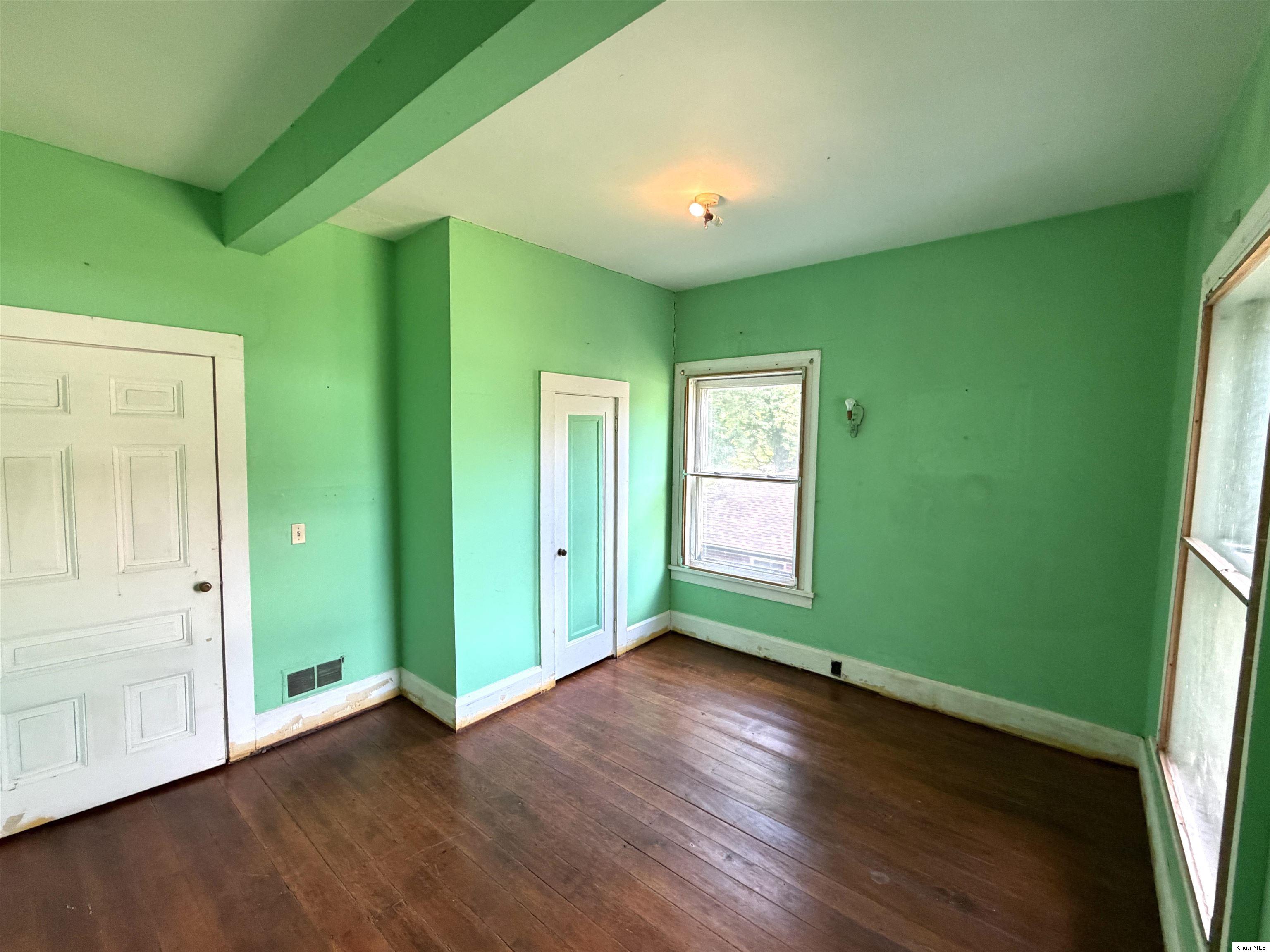490 Vernonview Drive Property Photo 26