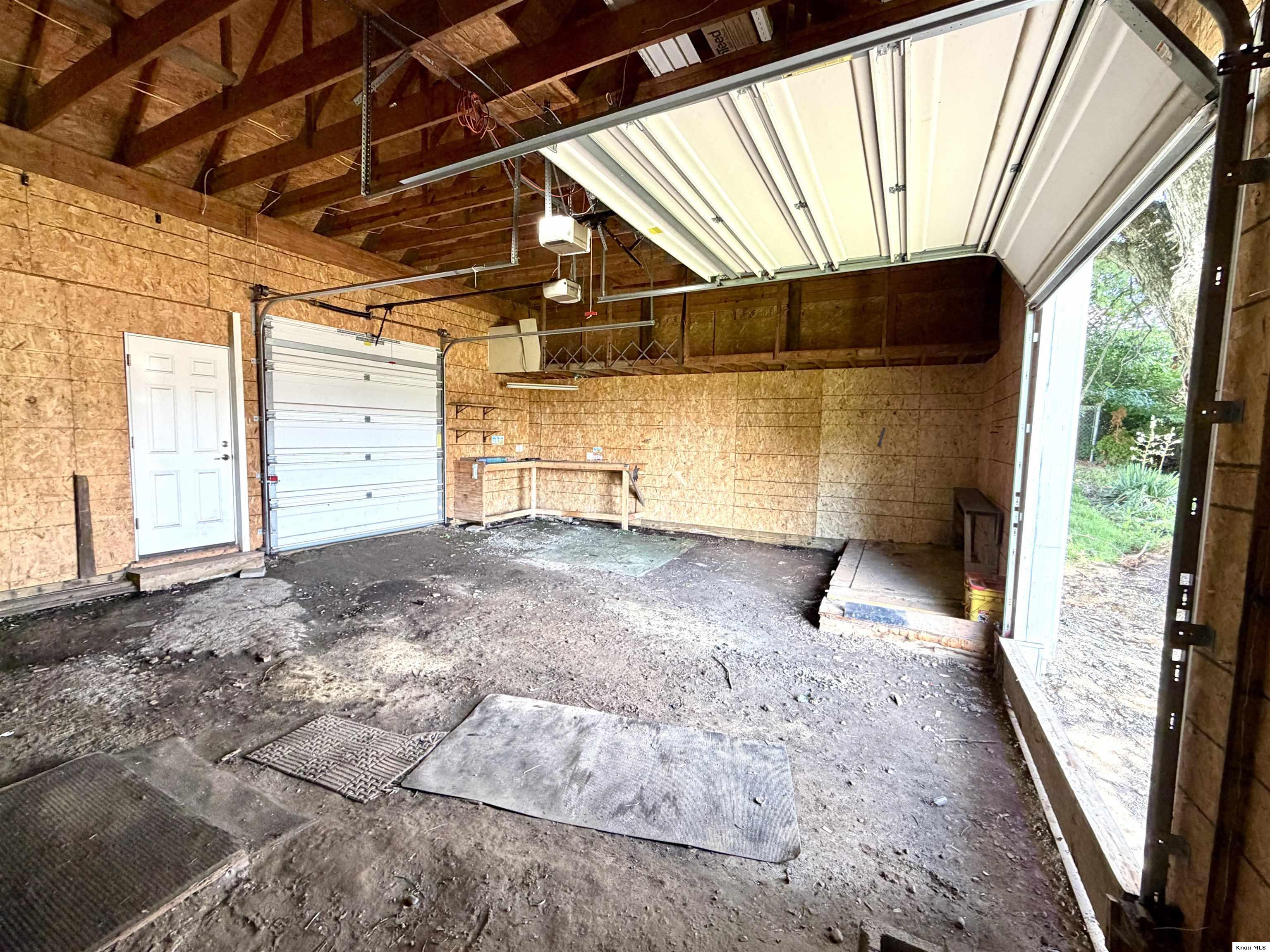 490 Vernonview Drive Property Photo 33