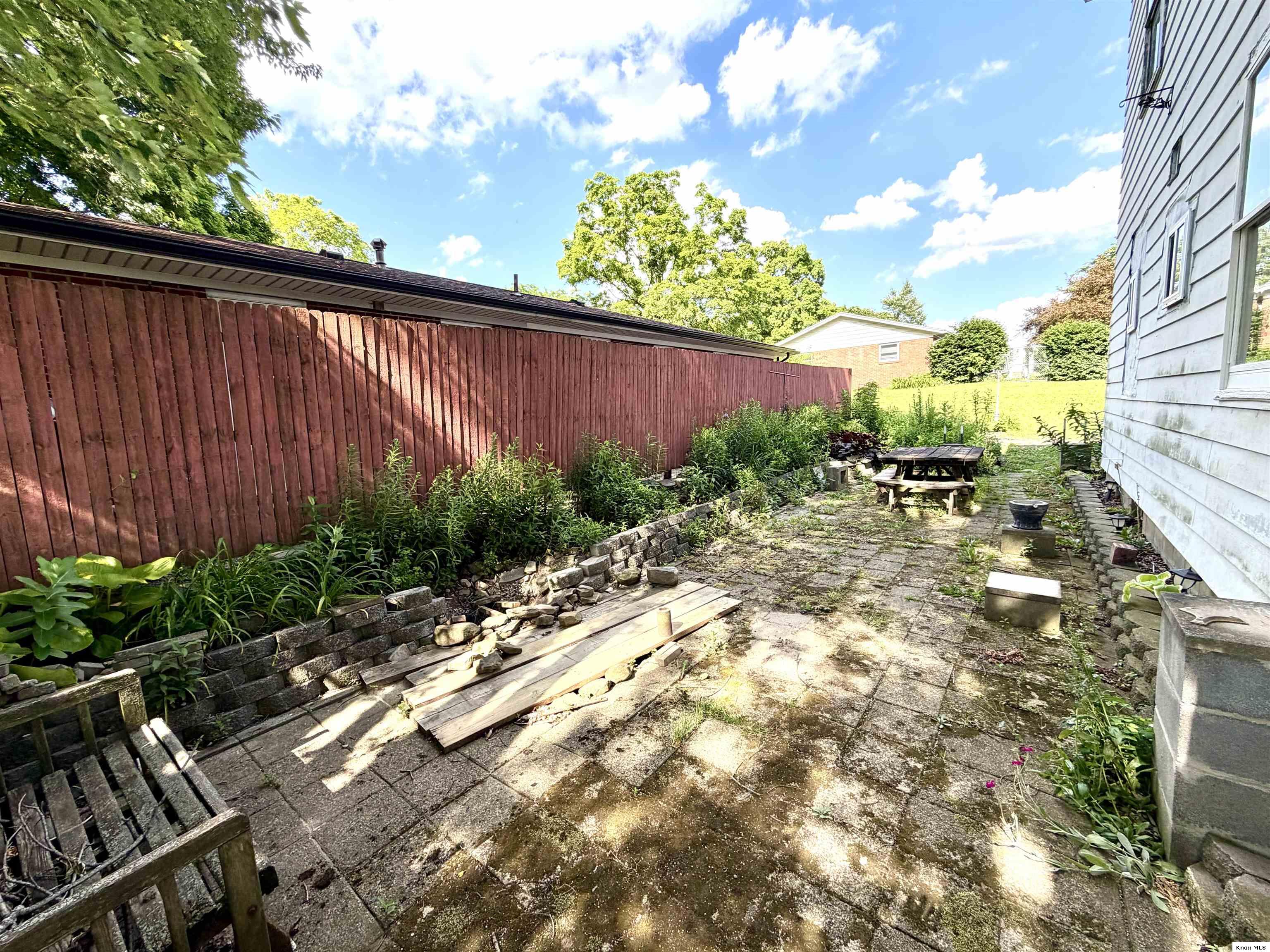 490 Vernonview Drive Property Photo 36