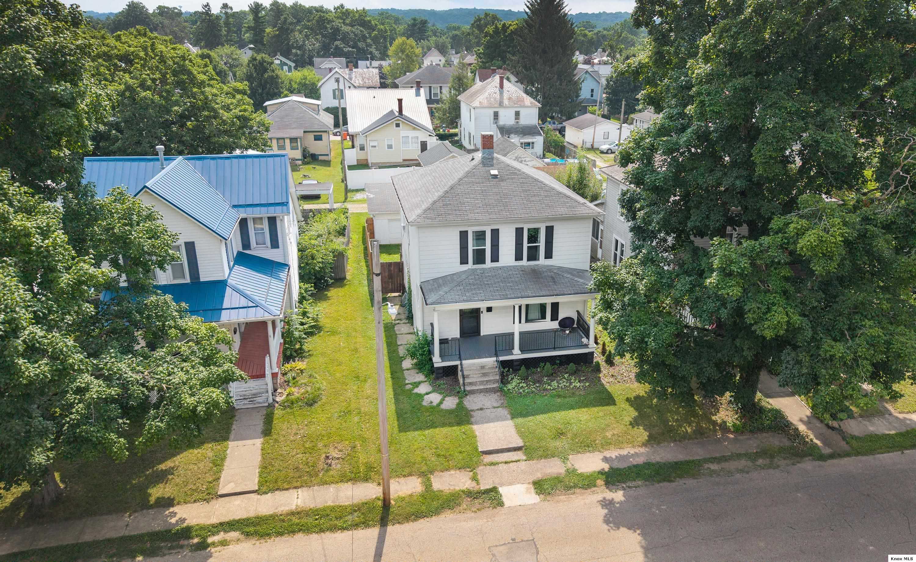 8 Third St Property Photo 2