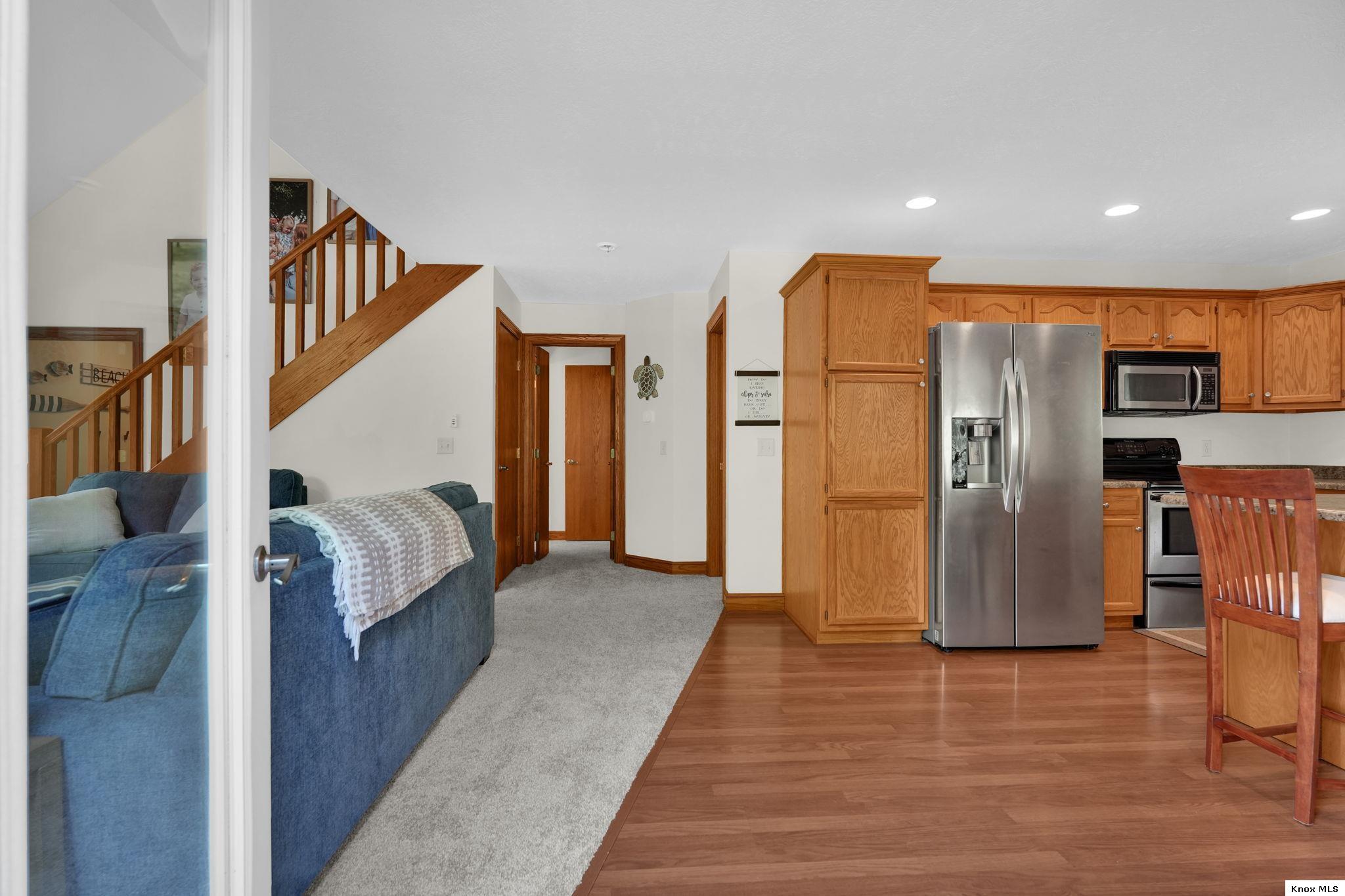 748 King Beach Drive Property Photo 6