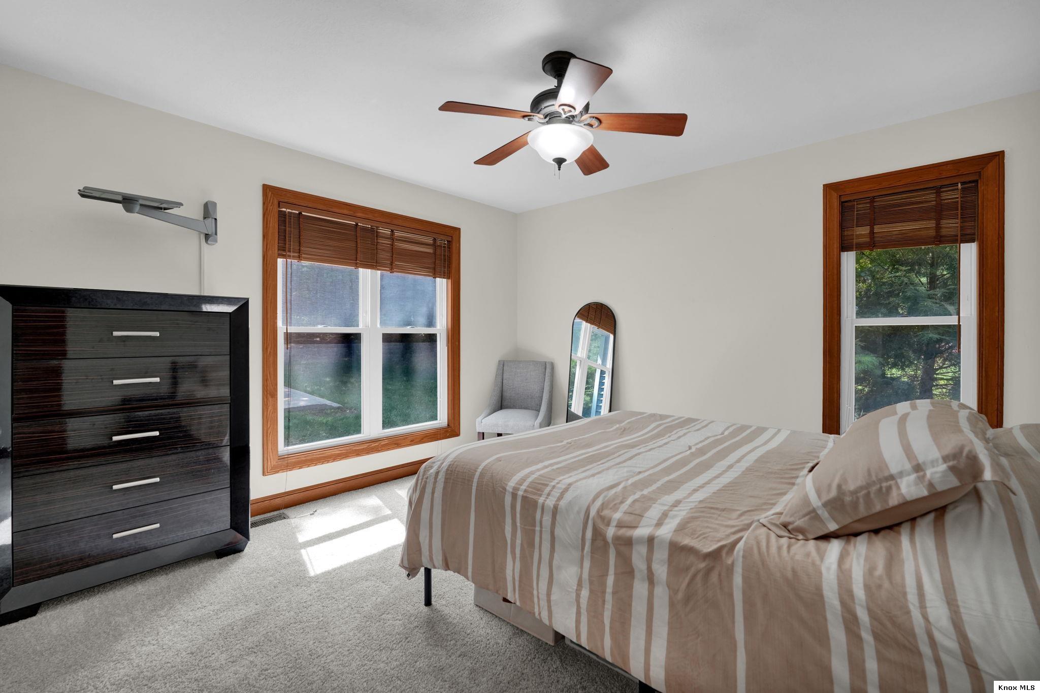 748 King Beach Drive Property Photo 18