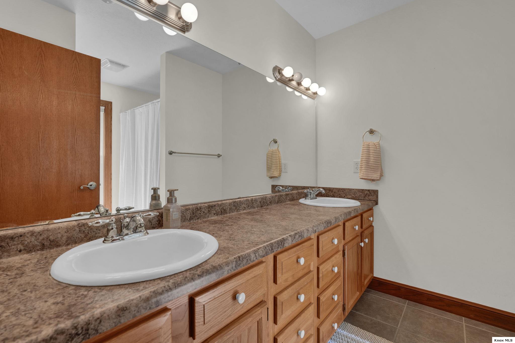 748 King Beach Drive Property Photo 21