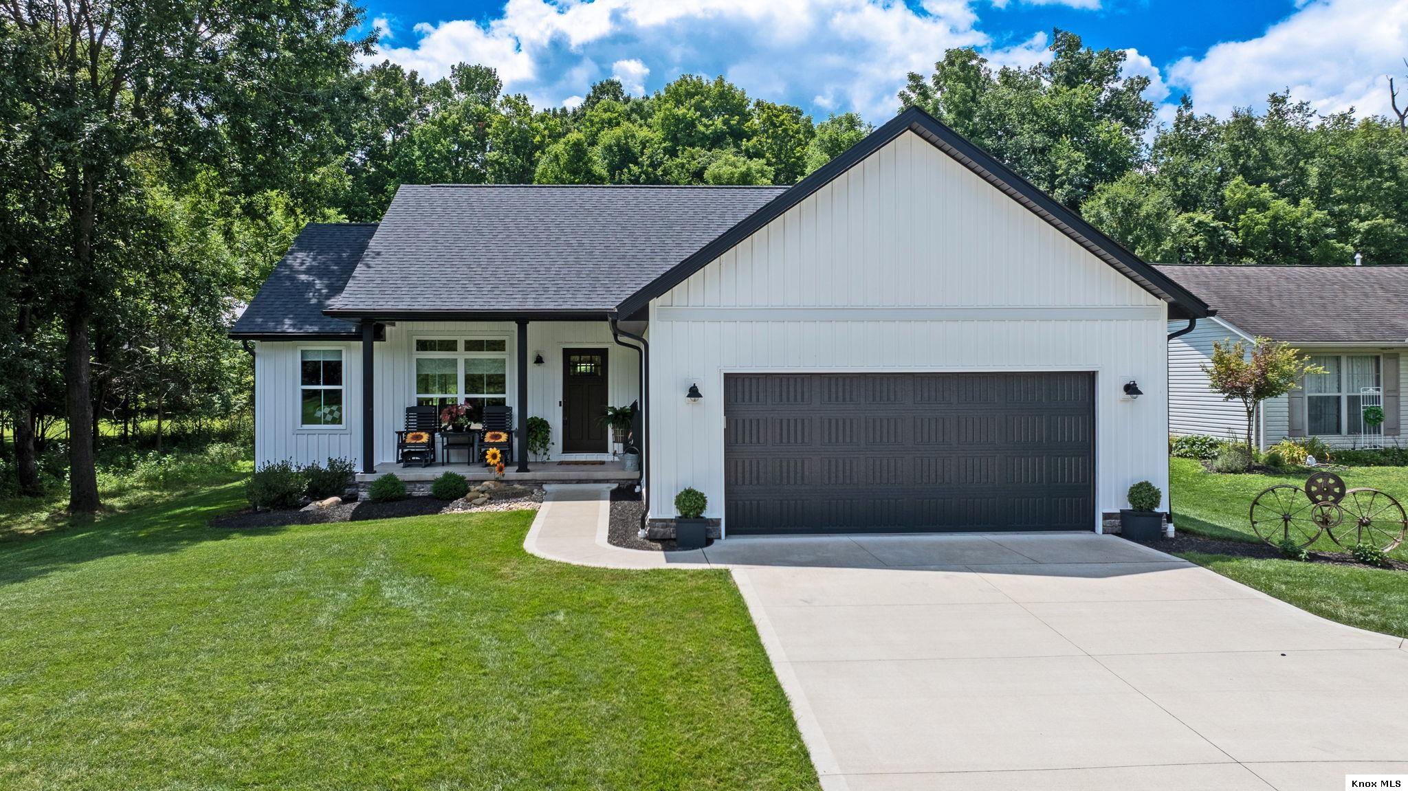 2776 Apple Valley Drive Property Photo 1