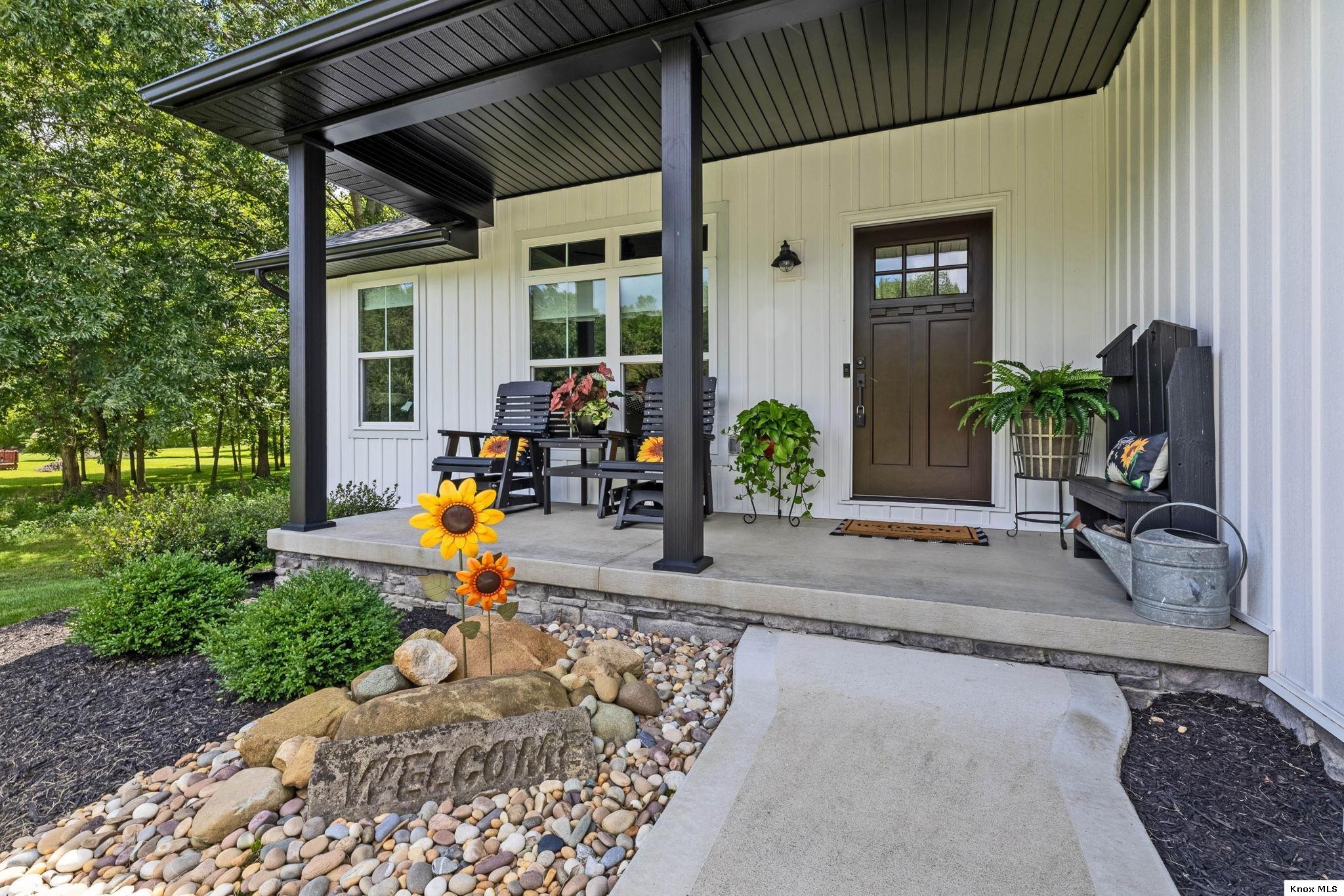 2776 Apple Valley Drive Property Photo 2