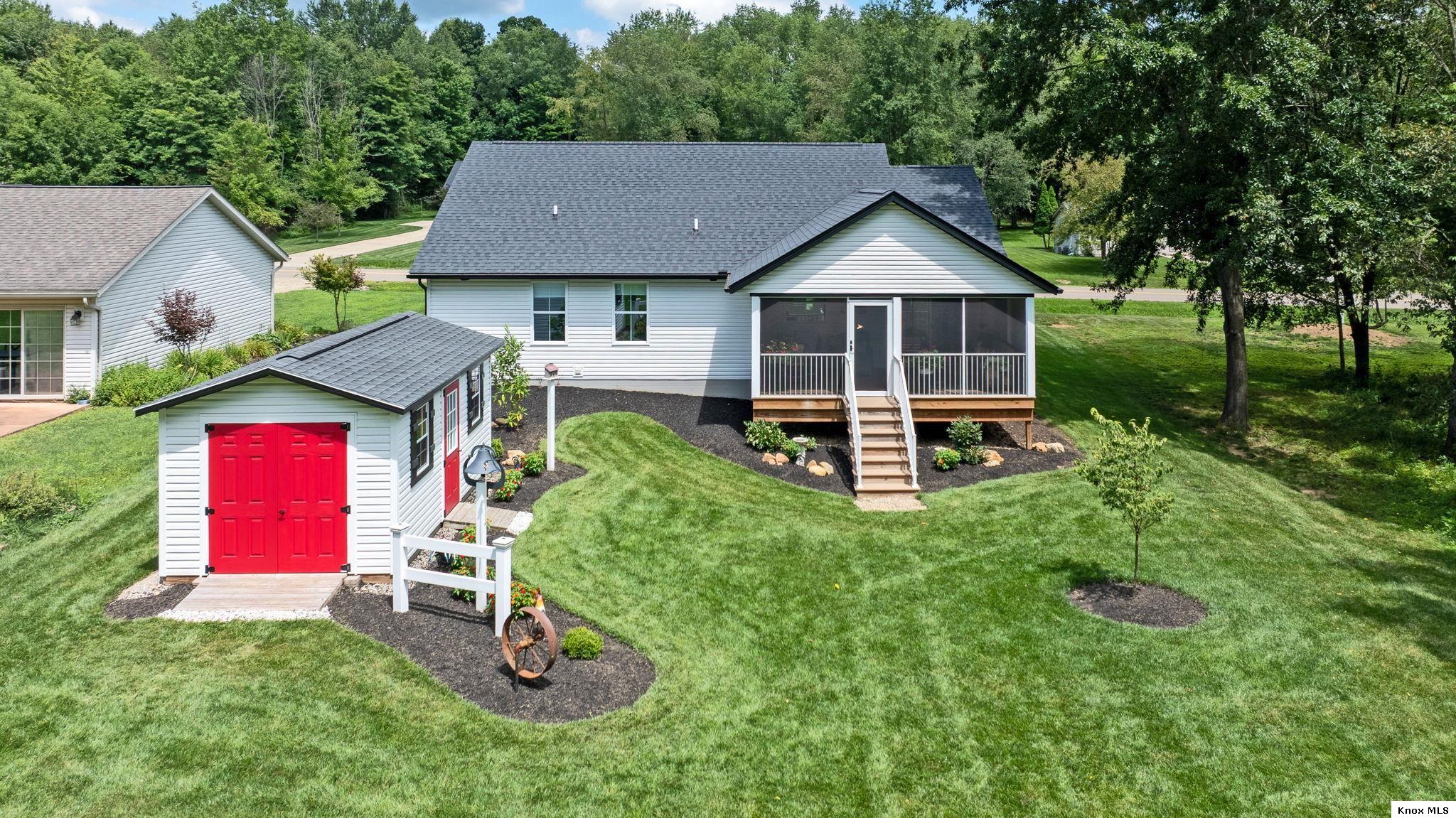 2776 Apple Valley Drive Property Photo 5